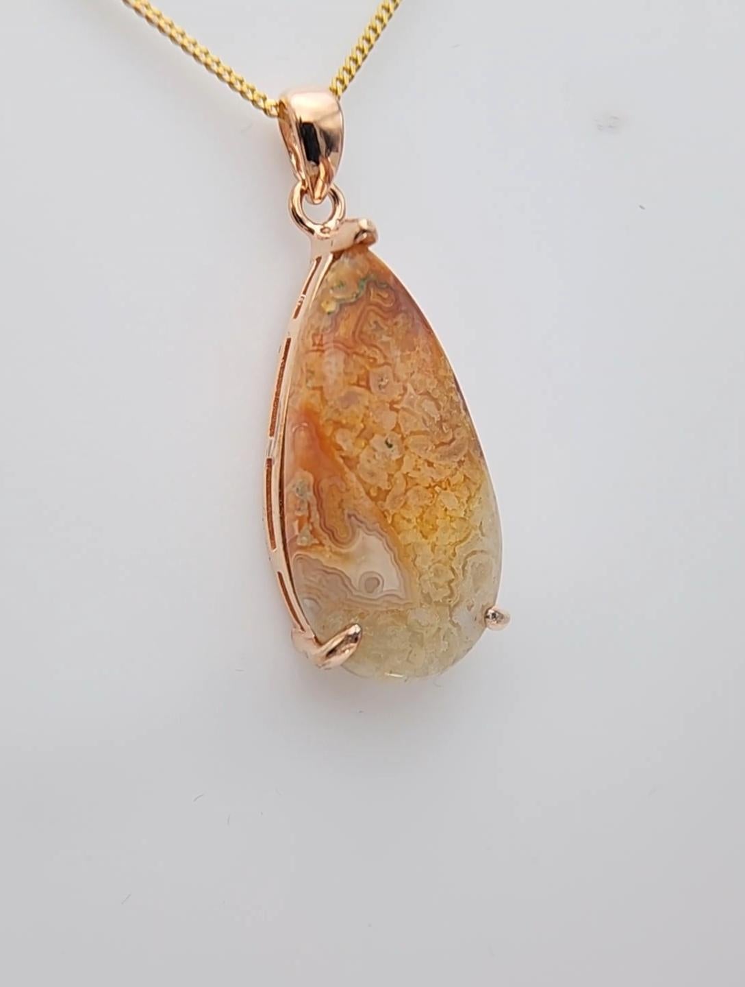 Pendente con Agata Plume Cabochon La gemma a goccia è in oro placcato su argento in vendita 9