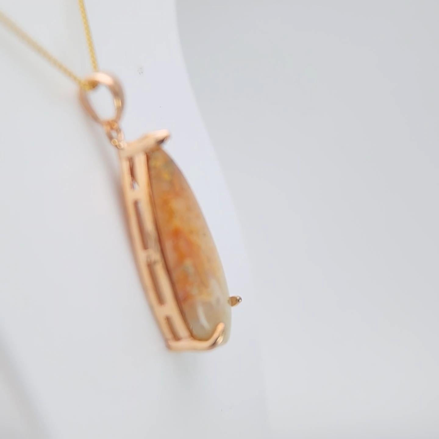 Pendente con Agata Plume Cabochon La gemma a goccia è in oro placcato su argento In condizioni Nuovo in vendita a Brooklyn, NY