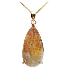 Plume Achat Cabochon Anhänger Teardrop Edelstein ist in Gold Plattiert über Silber