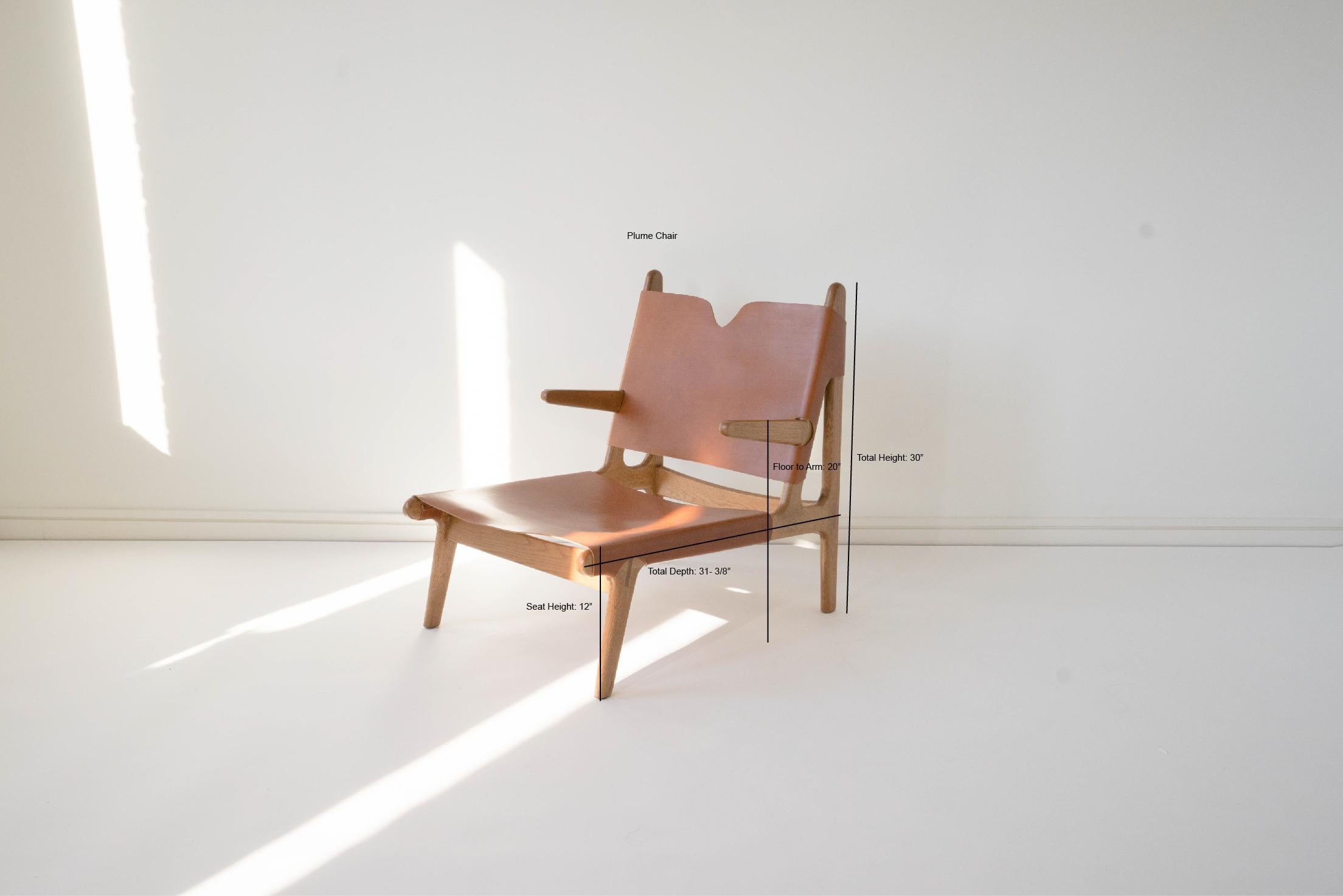 Sedia Plume di Sun at Six, Sienna Midcentury Lounge Chair in Wood, Pelle 5