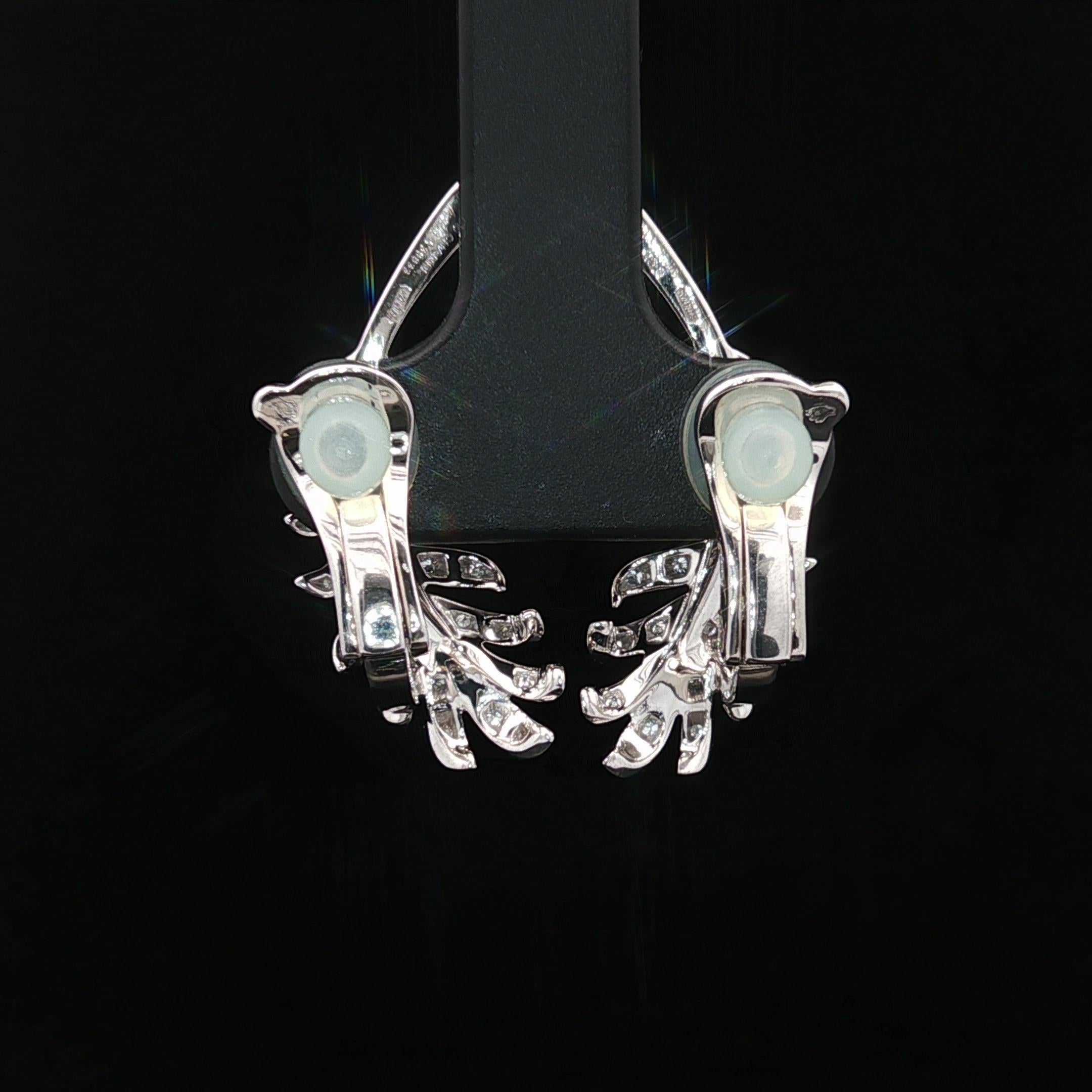 Taille brillant Boucles d'oreilles Plume De Chanel en or blanc avec plumes et diamants, avec étui