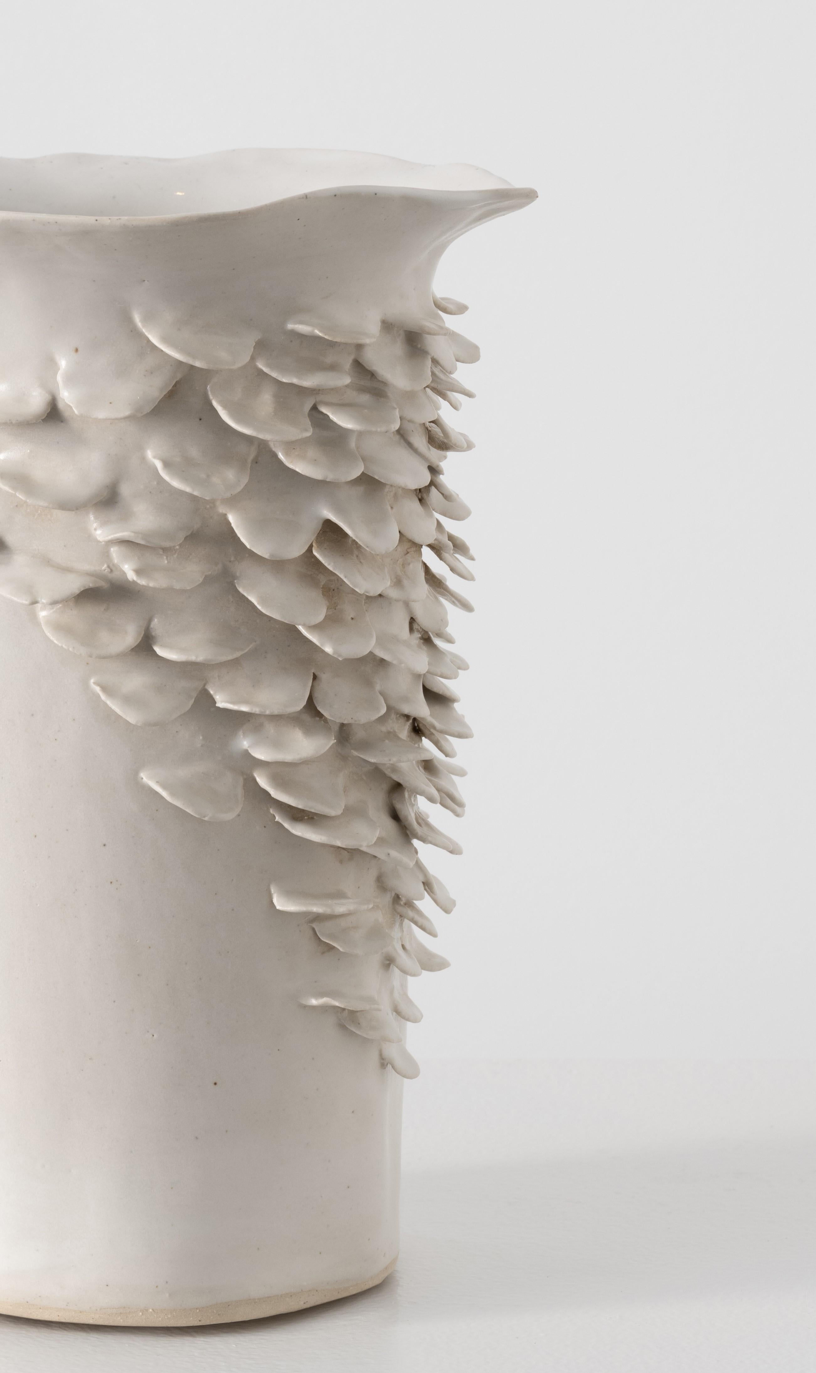 Vernissé Vase Plume en céramique émaillée de Trish DeMasi en vente