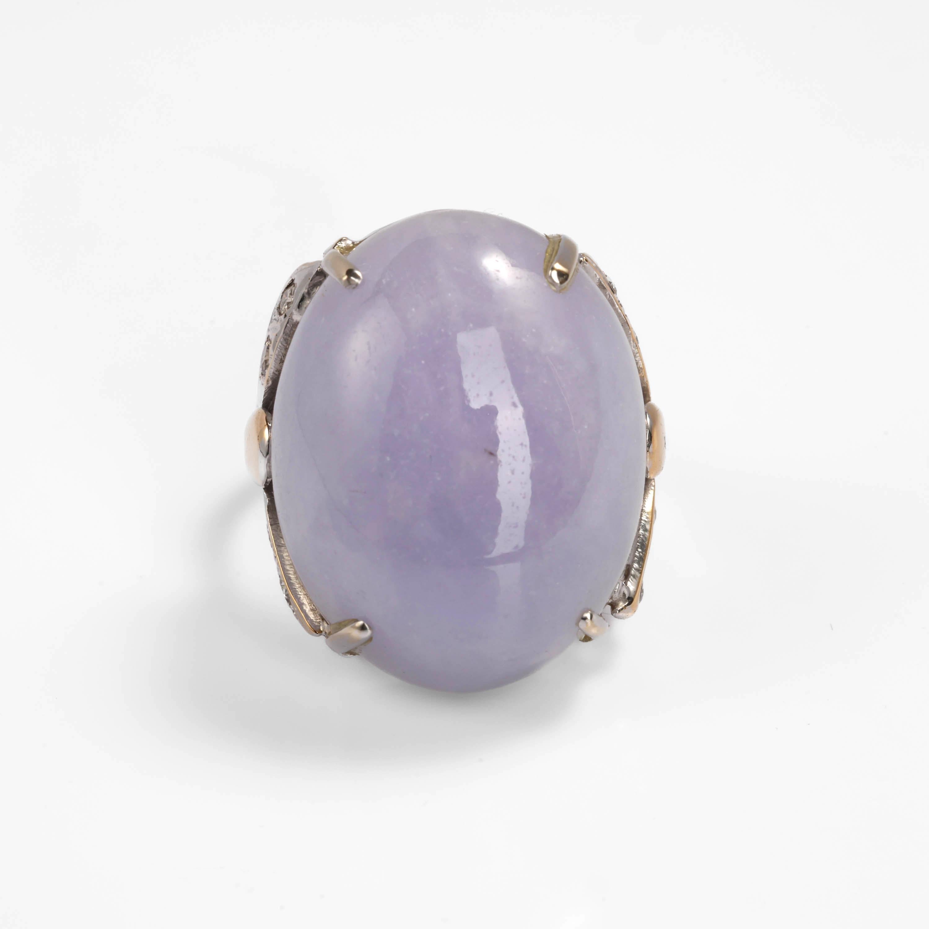 Plump und leicht Eccentric Lavendelfarbener Jade-Ring aus der Mitte des Jahrhunderts, zertifiziert und unbehandelt (Moderne)