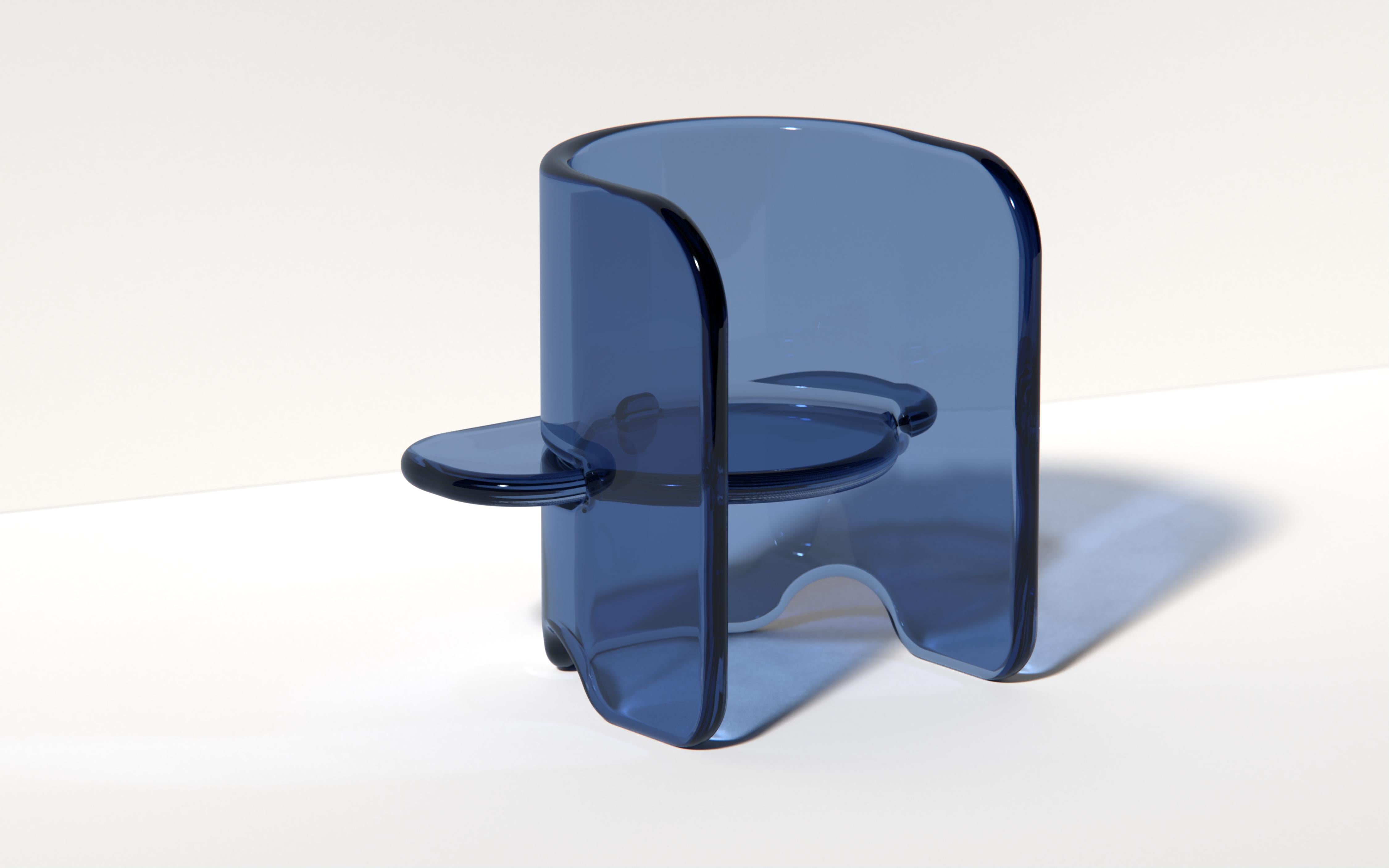 Silla Plump en azul intenso, resina de poliuretano translúcida, de Ian Cochran Siglo XXI y contemporáneo en venta