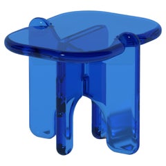 Table d'appoint Plump en bleu audacieux, résine translucide, par Ian Cochran