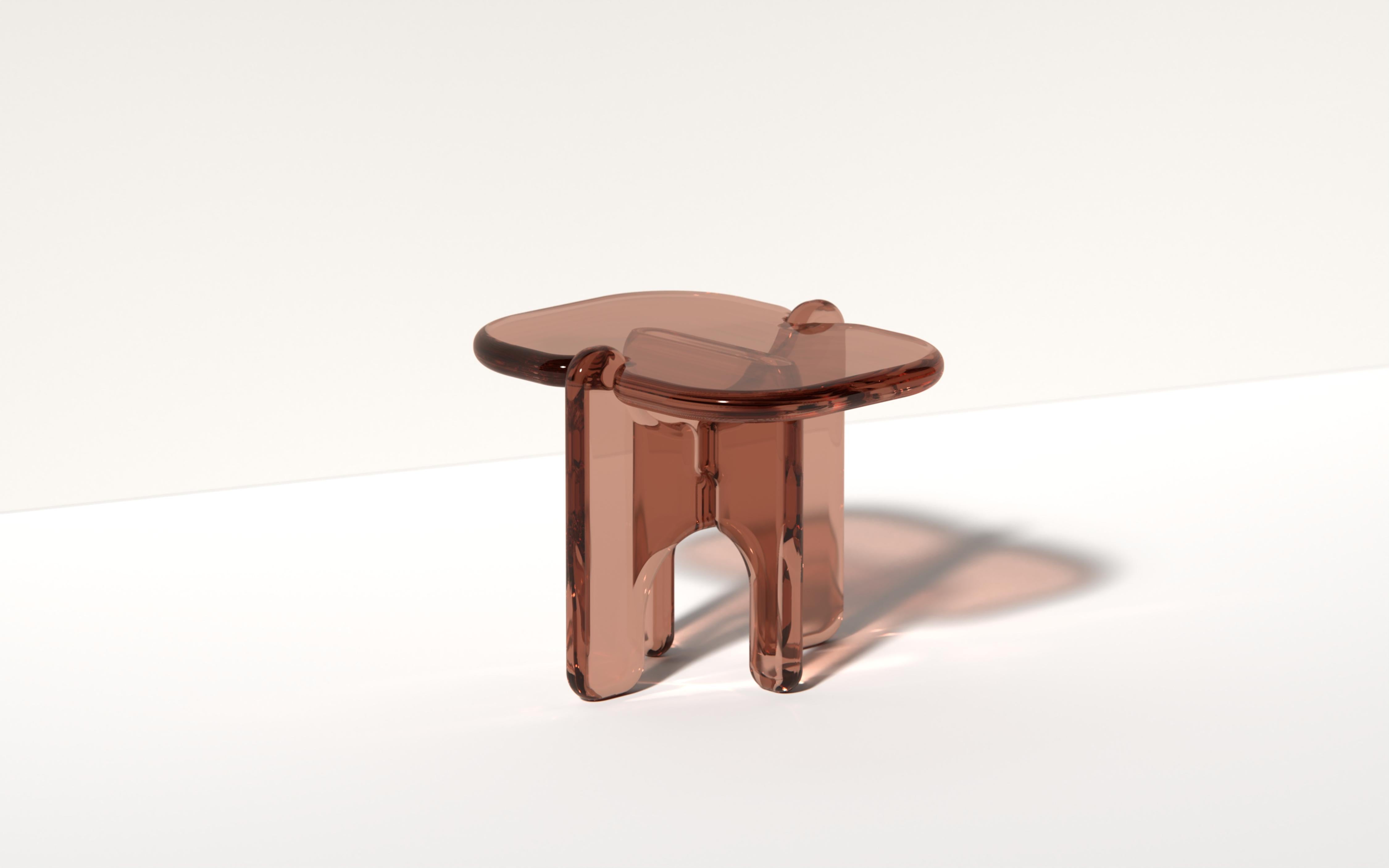 Mesa auxiliar Plump de resina translúcida roja sandía, de Ian Cochran en Nuevo estado para la venta en New York, NY