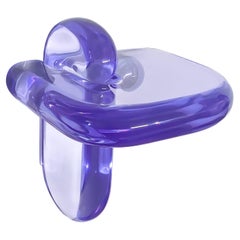 Mini estantería Plump en lavanda, resina de poliuretano translúcida, de Ian Cochran