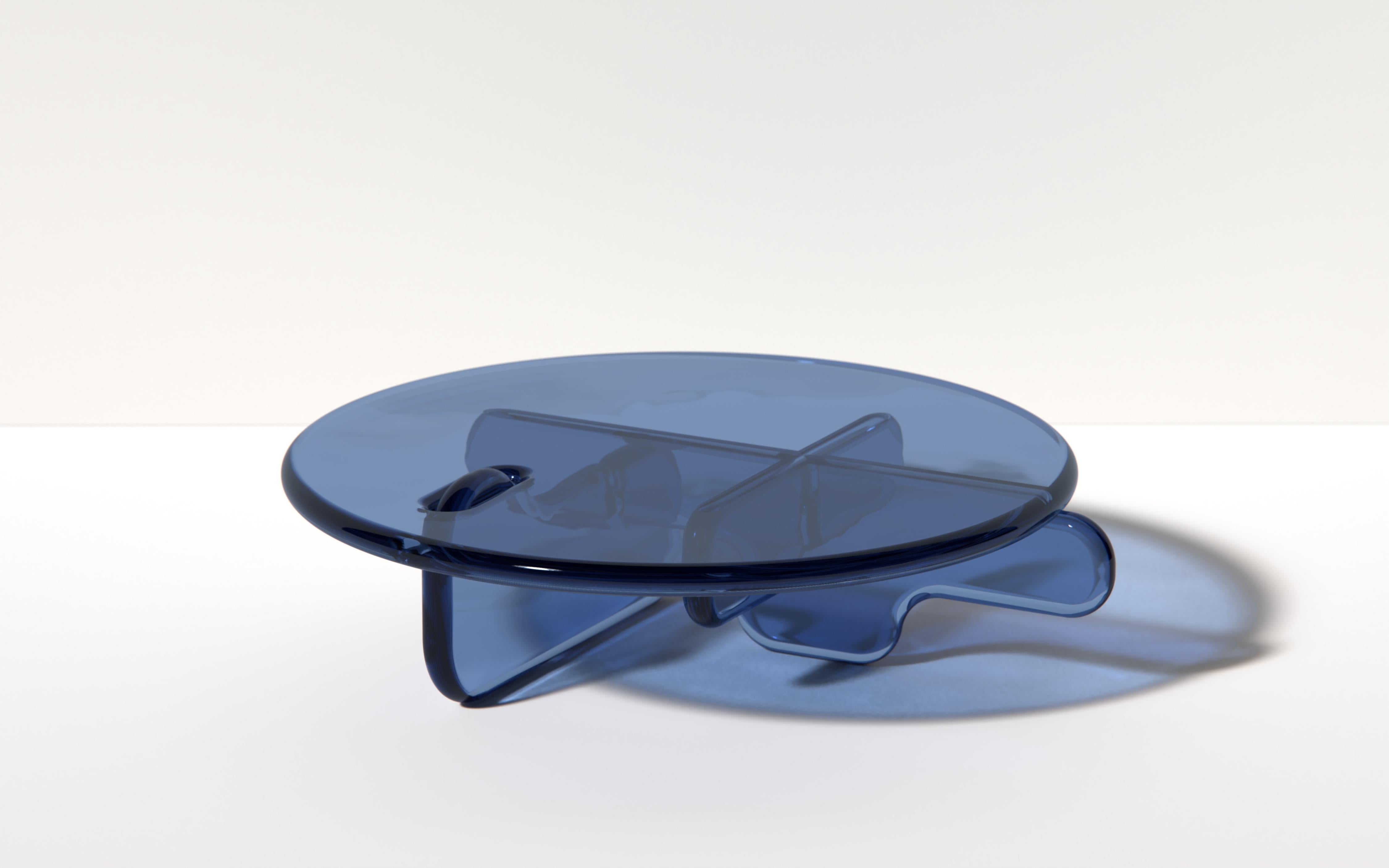 Table basse ronde Plump en résine de polyuréthane translucide Penny par Ian Cochran en vente 4