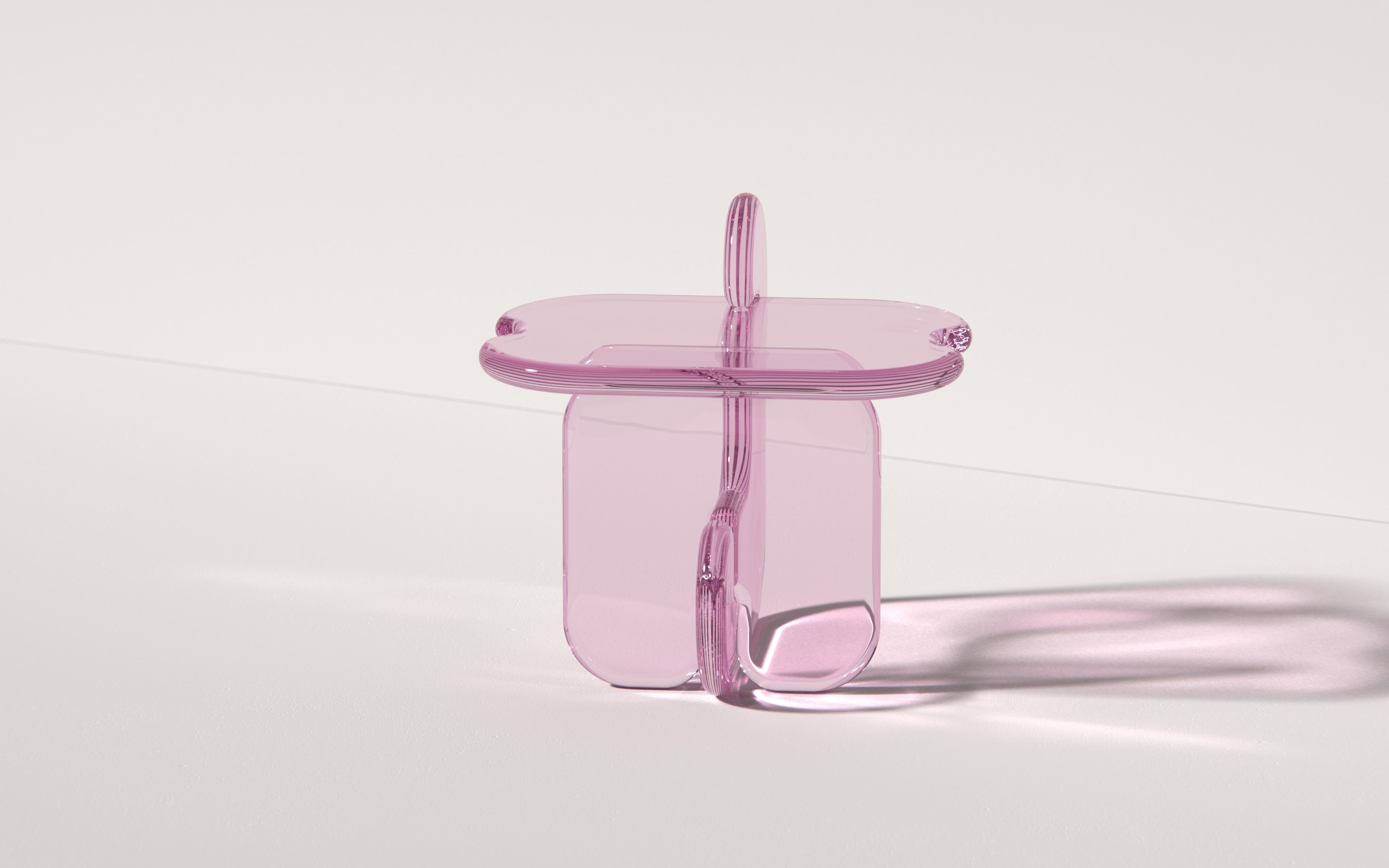 Moderne Table d'appoint Plump en Deep Olive, résine de polyuréthane translucide, par Ian Cochran en vente