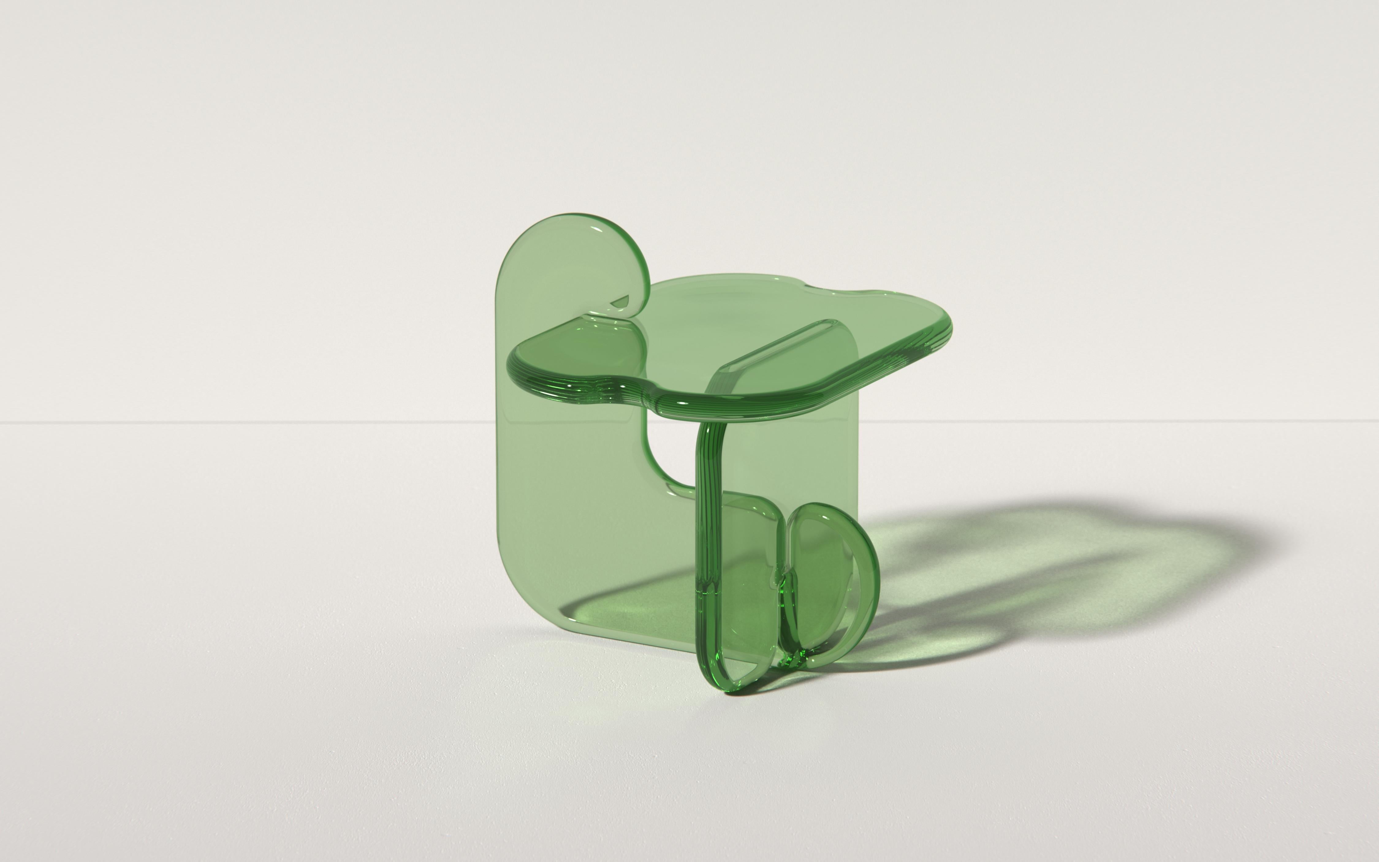 Résine Table d'appoint Plump en Deep Olive, résine de polyuréthane translucide, par Ian Cochran en vente