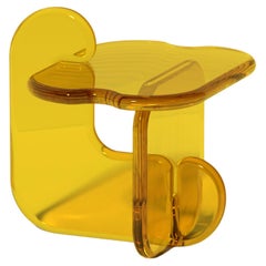 Table d'appoint Plump en jaune topaze, résine de polyuréthane translucide, par Ian Cochran