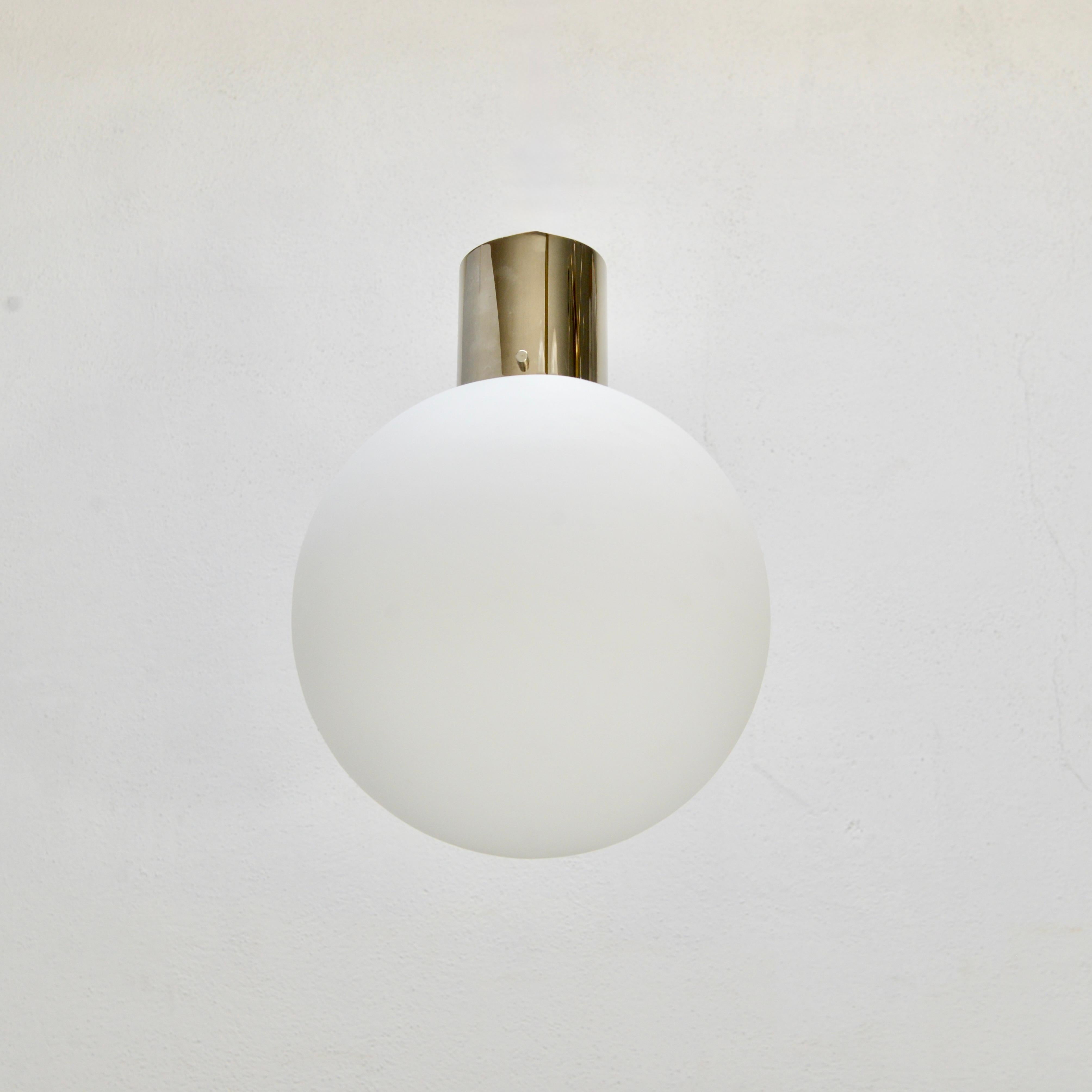 The PLUnet AS globe ceiling flush mount fixture by Lumfardo Luminiaires is part of our contemporary collection. The PLUnet is a simple yet elegant Mid-Century Modern inspired design of a globe flush mount fixture in aged silver  and glass. Wired