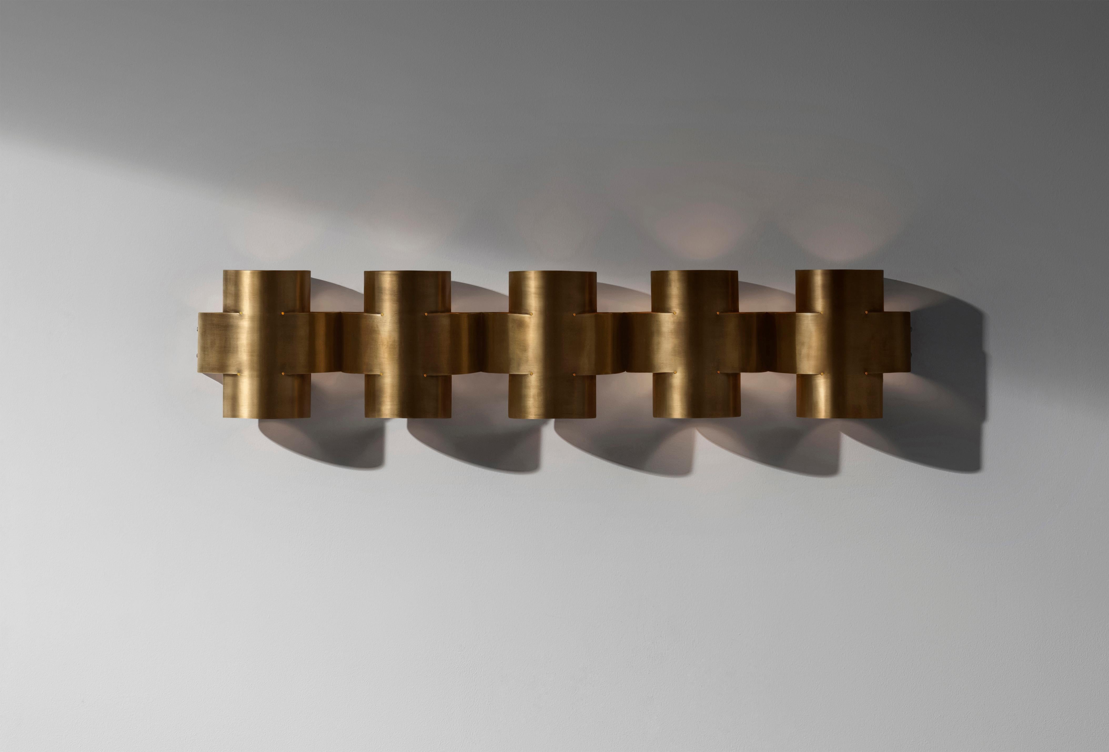 Plus five applique by Paul Matter
Dimensions: L 1200 mm, H 254 mm, D 155 mm
1 type E27 base, 3W - 5W LED
Warm white, voltage 220-240V
CE certified
Dimmable upon request
Materials: Brass

Finished in burnt, aged, buffed brass and buffed