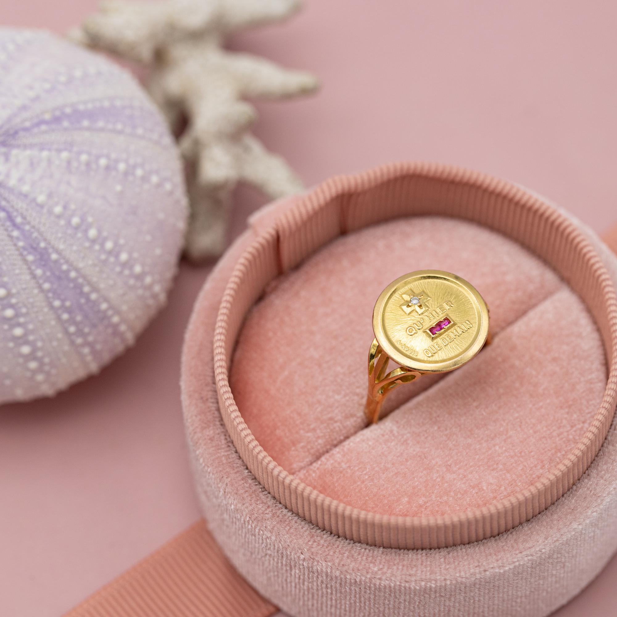 Plus qu'hier et moins que demain - 18 karat solid yellow gold ring - Augis Love 7