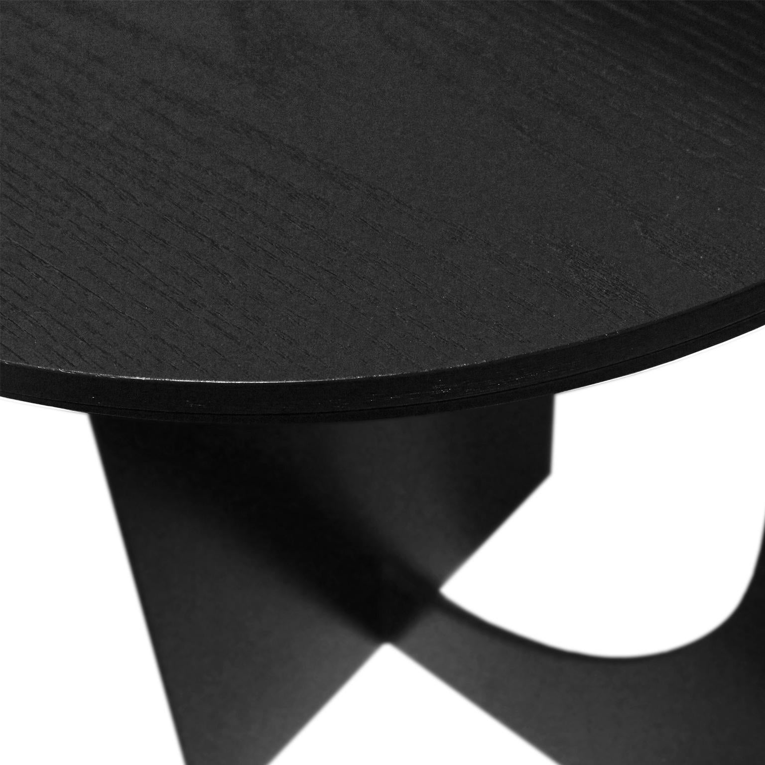 Moderne Table d'appoint en acier plus coloré, 21e siècle, minimaliste et moderne en vente
