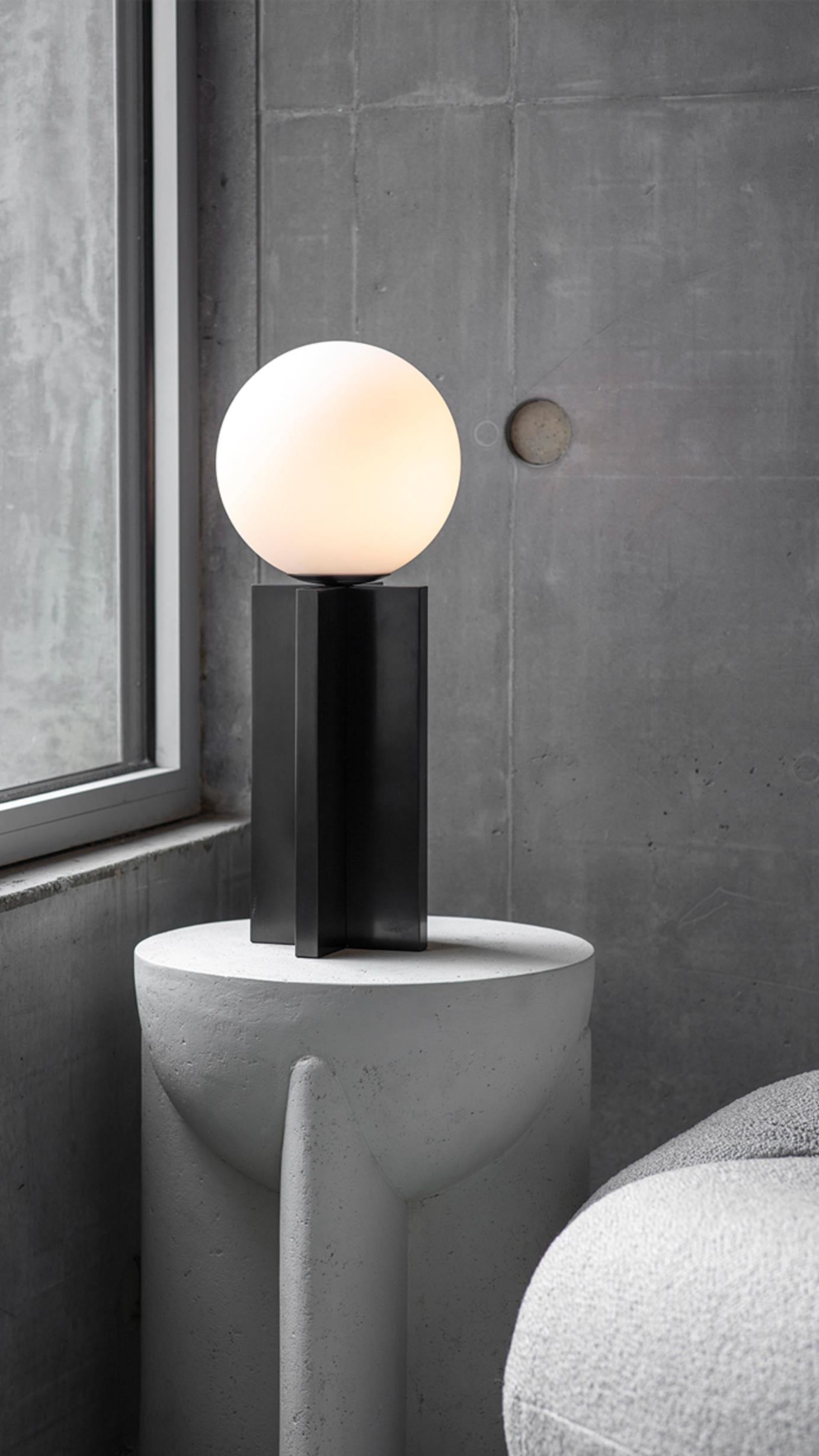 Plus Table Lamp by Square in Circle In New Condition For Sale In Geneve, CH