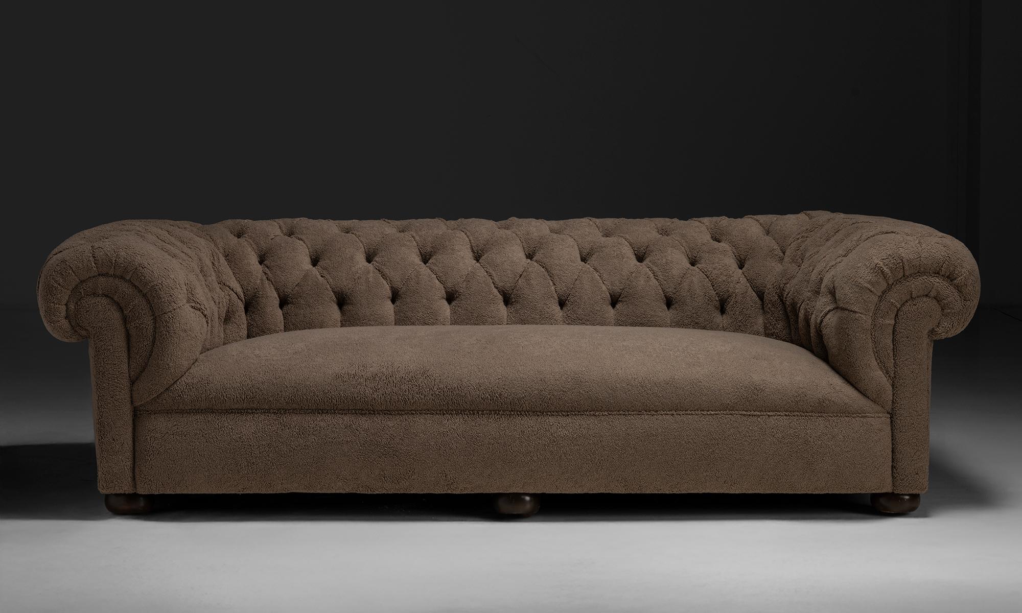 Late 19th Century Plush Chesterfield Sofa, England circa 1890 For Sale