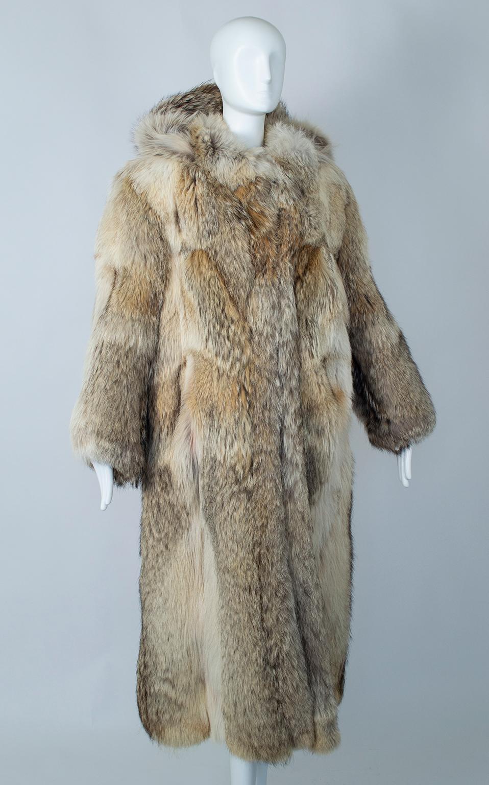 Brown Plush Full-Length Copper Coyote Fur Overcoat with Detachable Hood – Med, 1970s