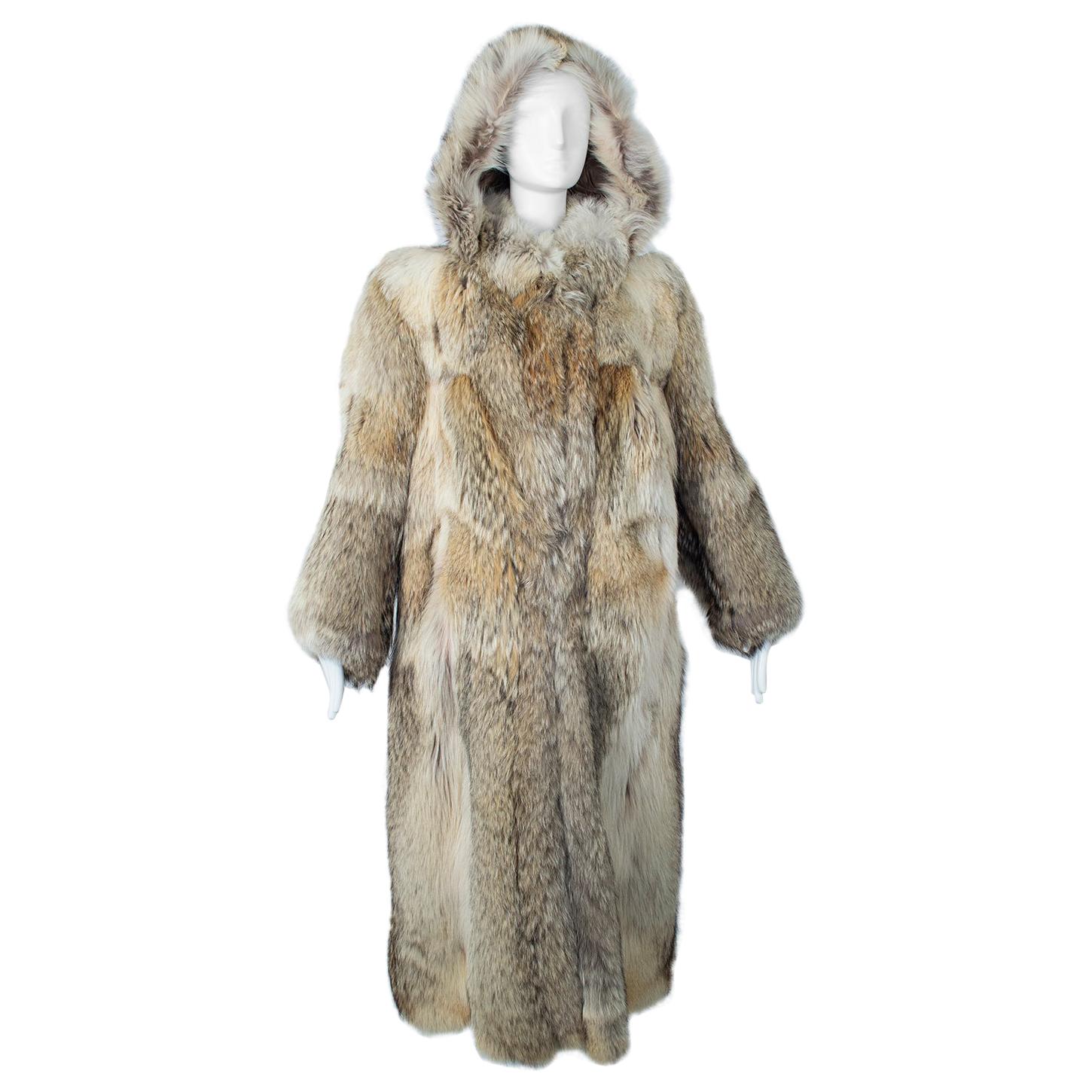Plush Full-Length Copper Coyote Fur Overcoat with Detachable Hood – Med, 1970s