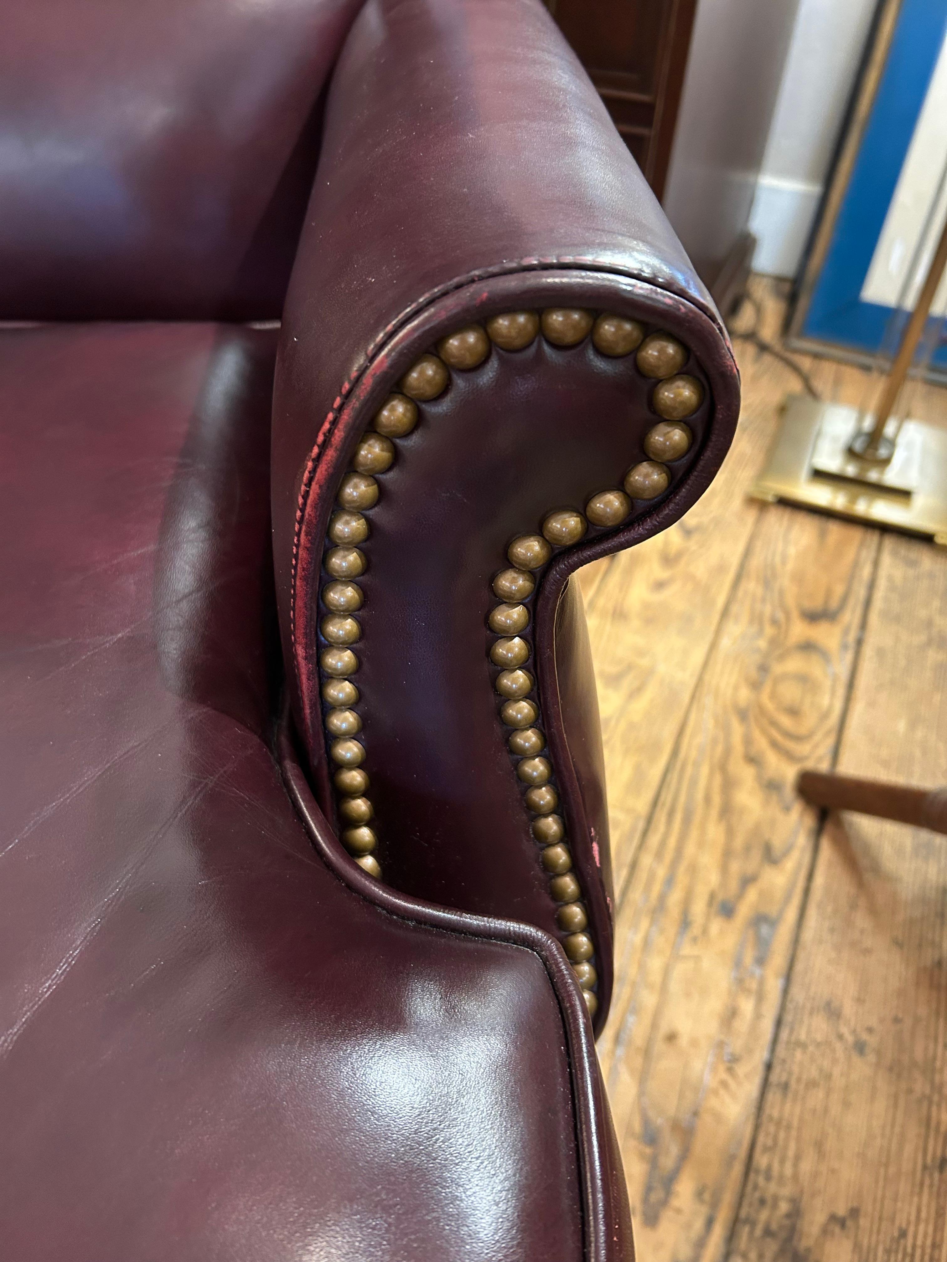 Plush Hancock & Moore Drehbarer Schreibtischstuhl aus Leder im Chesterfield-Stil im Angebot 6