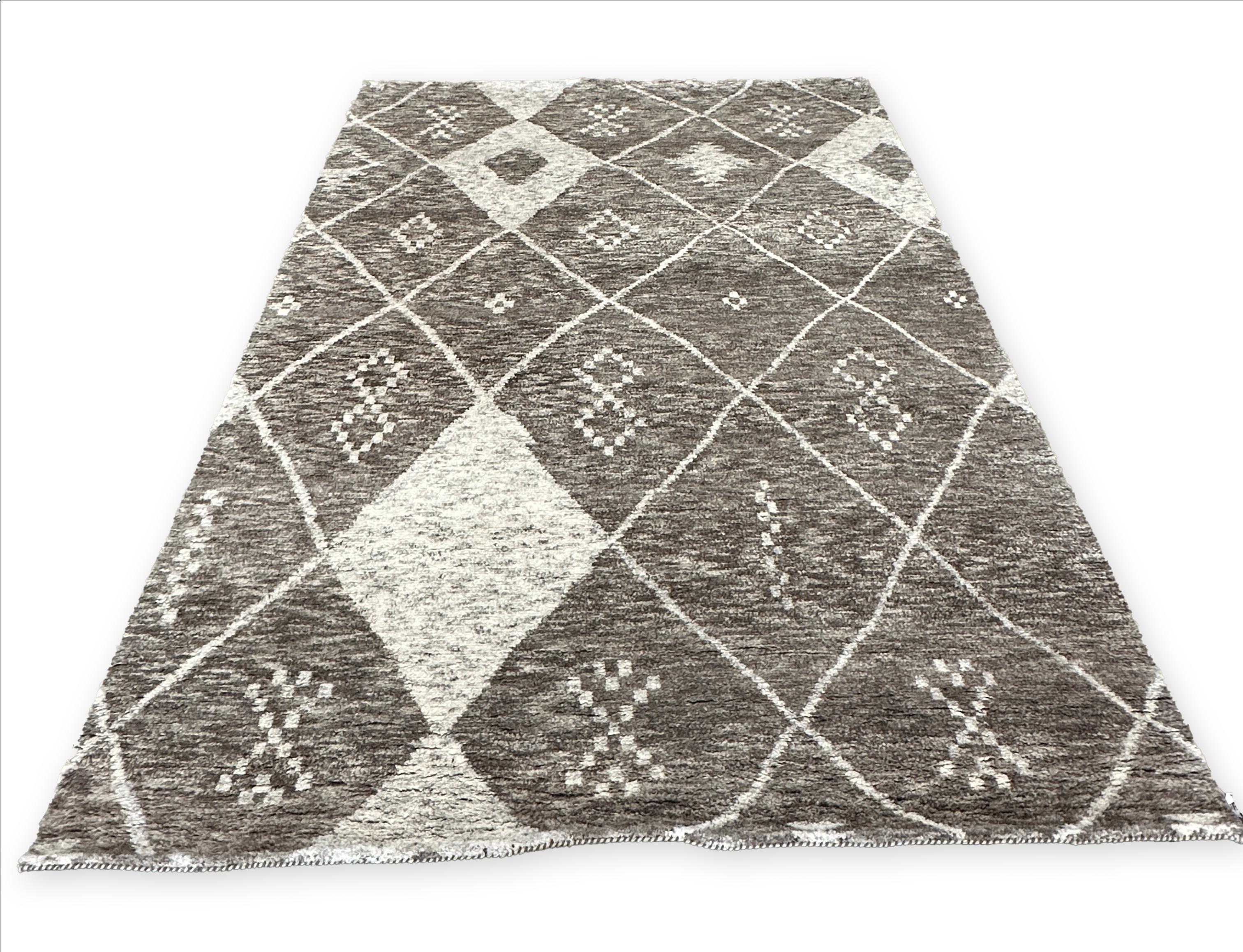 Indian Plush, Handmade 8x10 Diamond Pattern Moroccan Area Rug For Sale