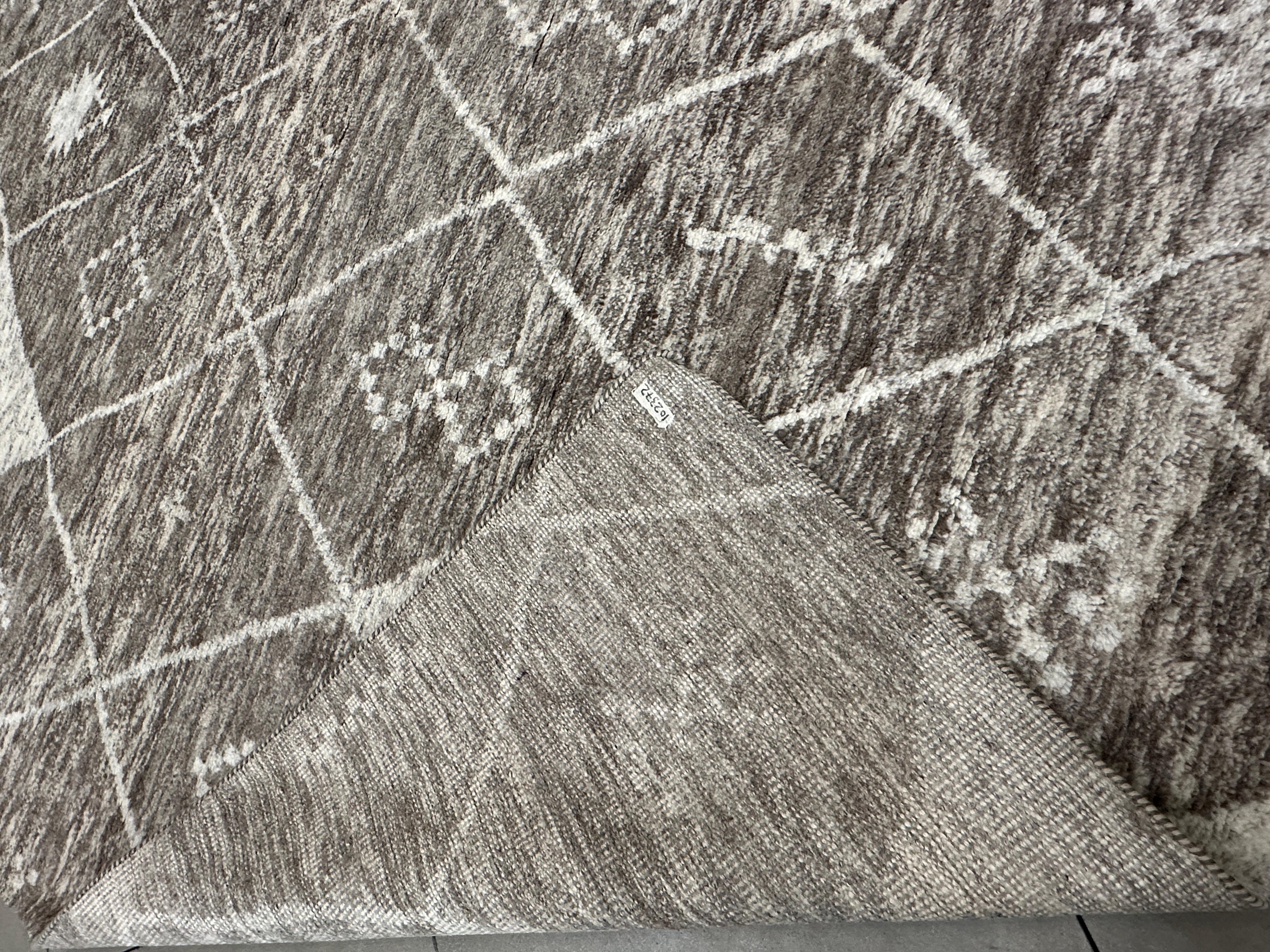 Plush, Handmade 9x12 Diamond Pattern Moroccan Area Rug 9x12 For Sale 4