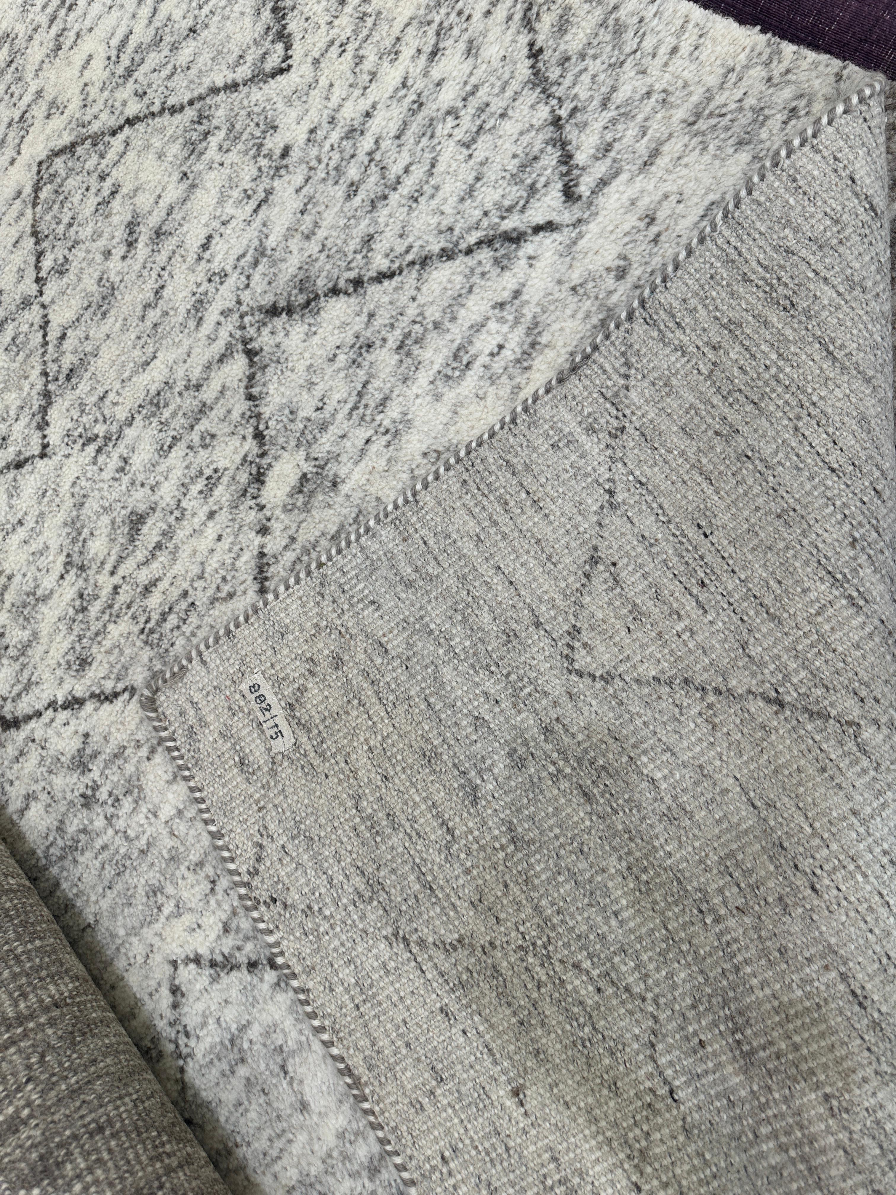 Contemporary Plush Handmade Moroccan Chevron Design Area Rug 8.1