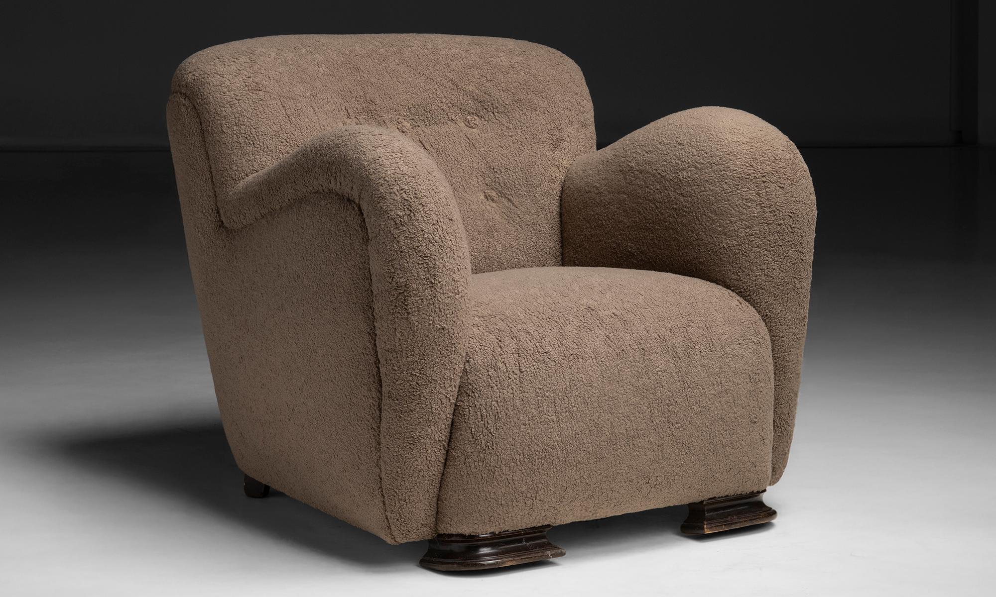 Plush Lounge Chair Denmark, 1960 (Stoff) im Angebot