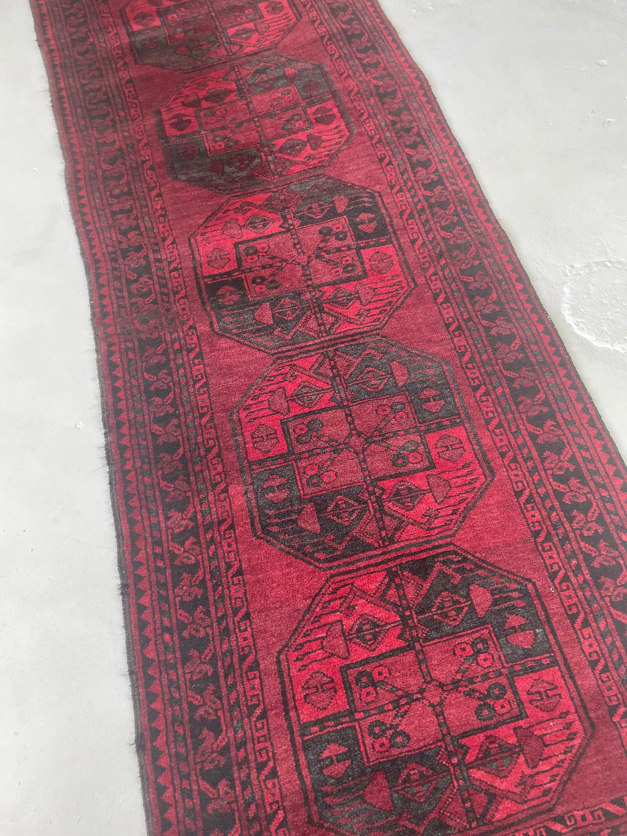 Plush Rich Juicy Strawberry & Pomegranate Vintage Runner, c.1940-50's For Sale 5