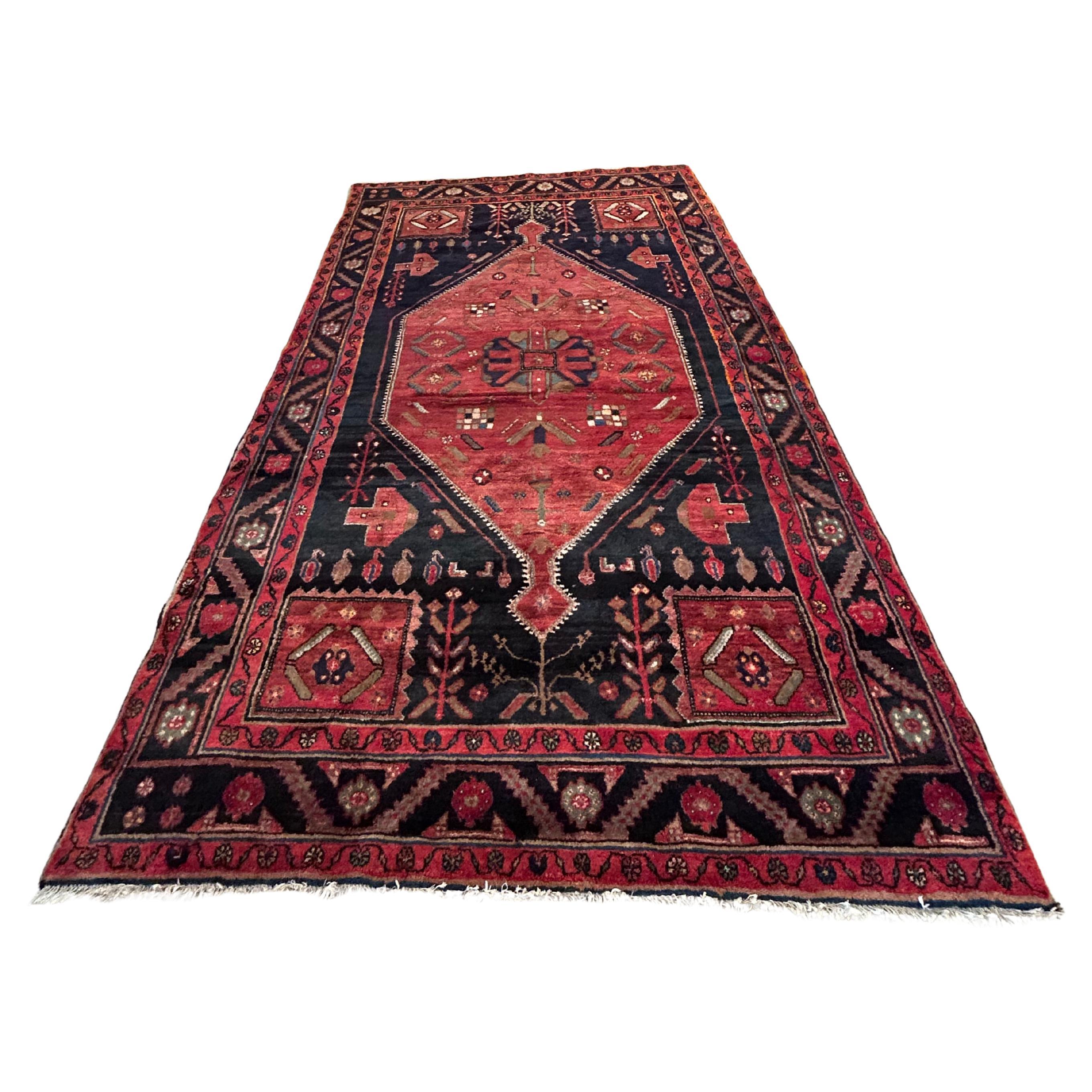 Alfombra Sultanabad Vintage de felpa con tonos joya en venta