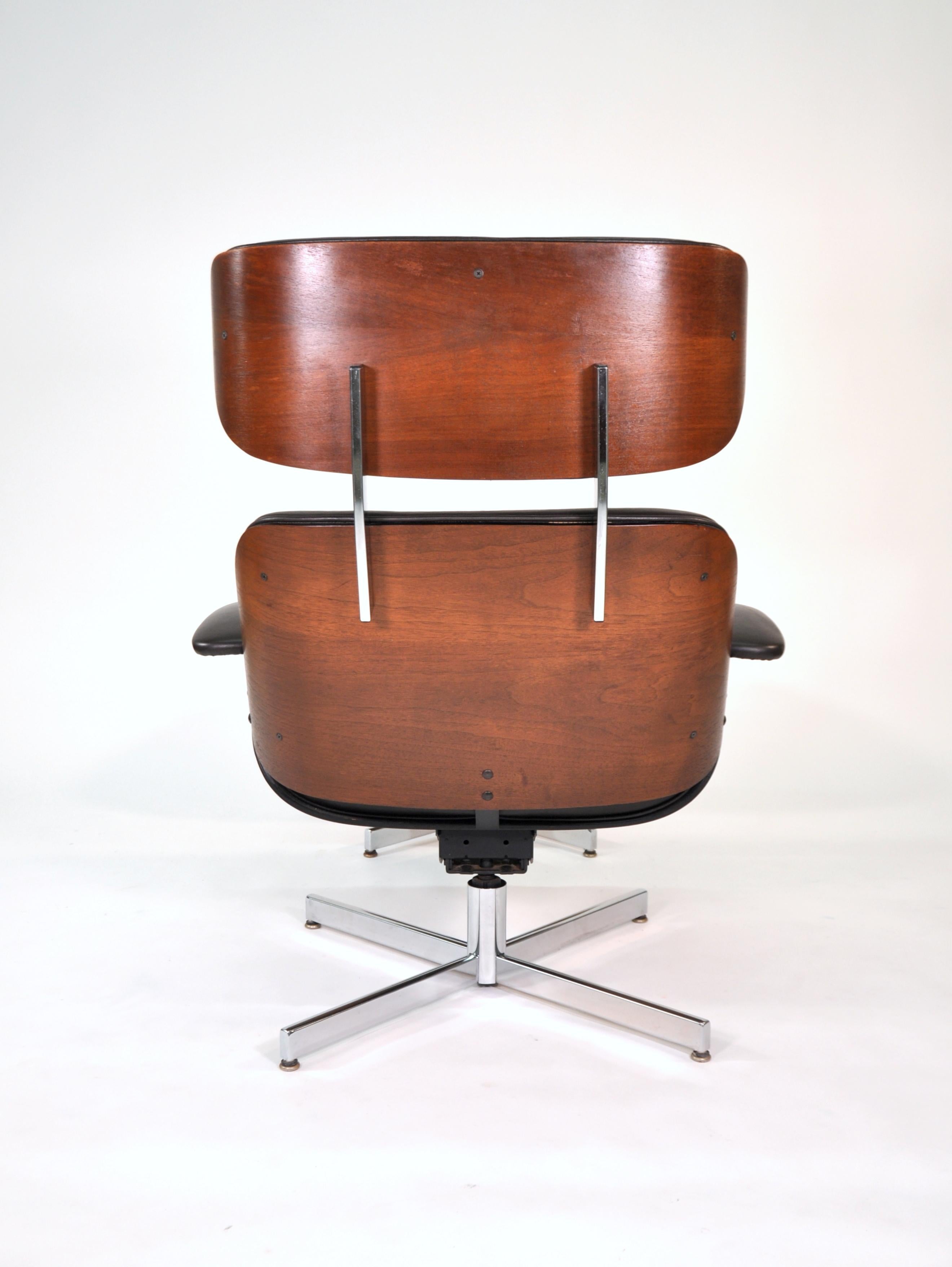 Mid-Century Modern Plycraft Brown Leather Lounge Chair and Ottoman