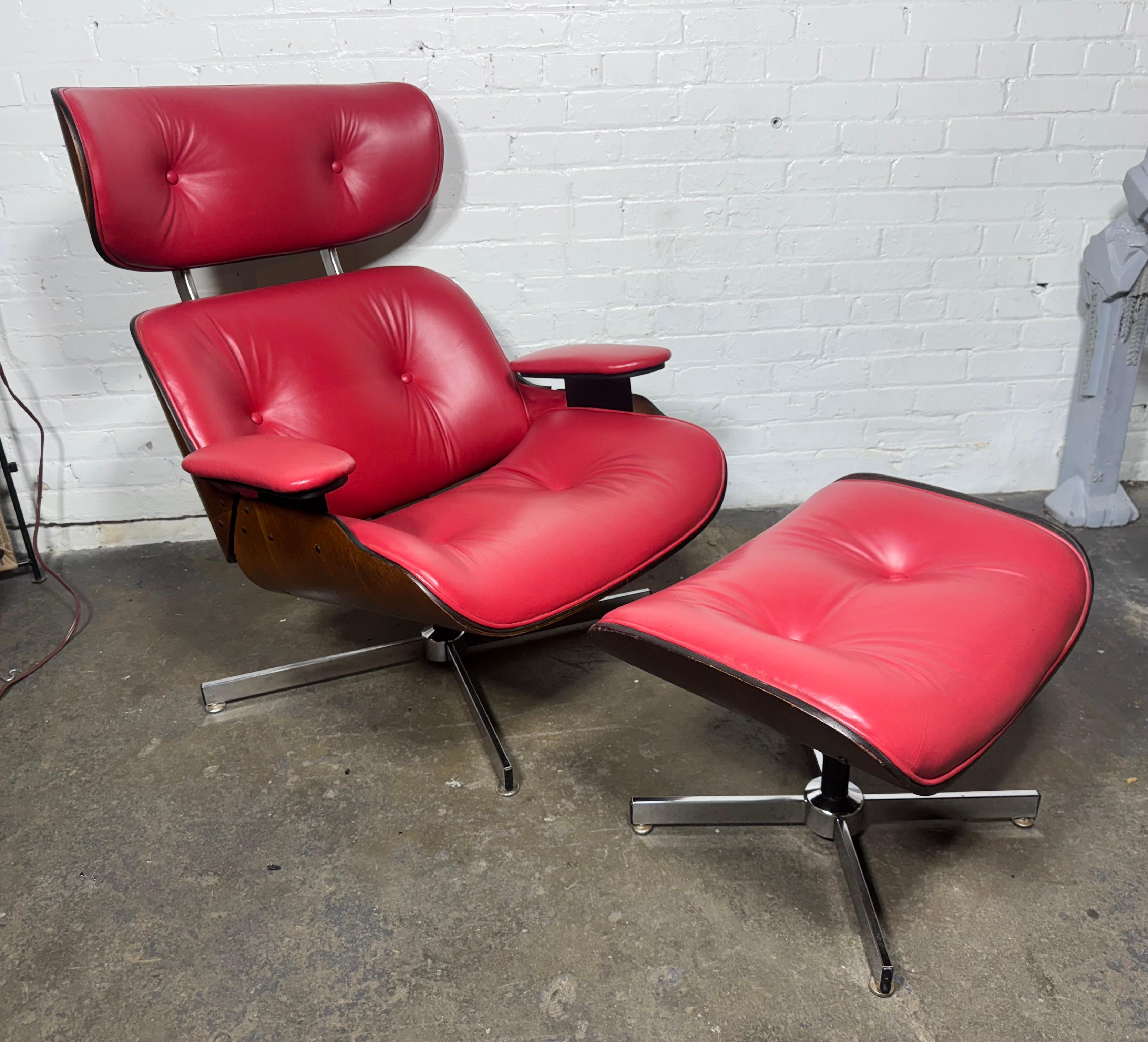 Sedia da salotto e ottomana Plycraft, classico di metà secolo, PELLE ROSSA in vendita 2