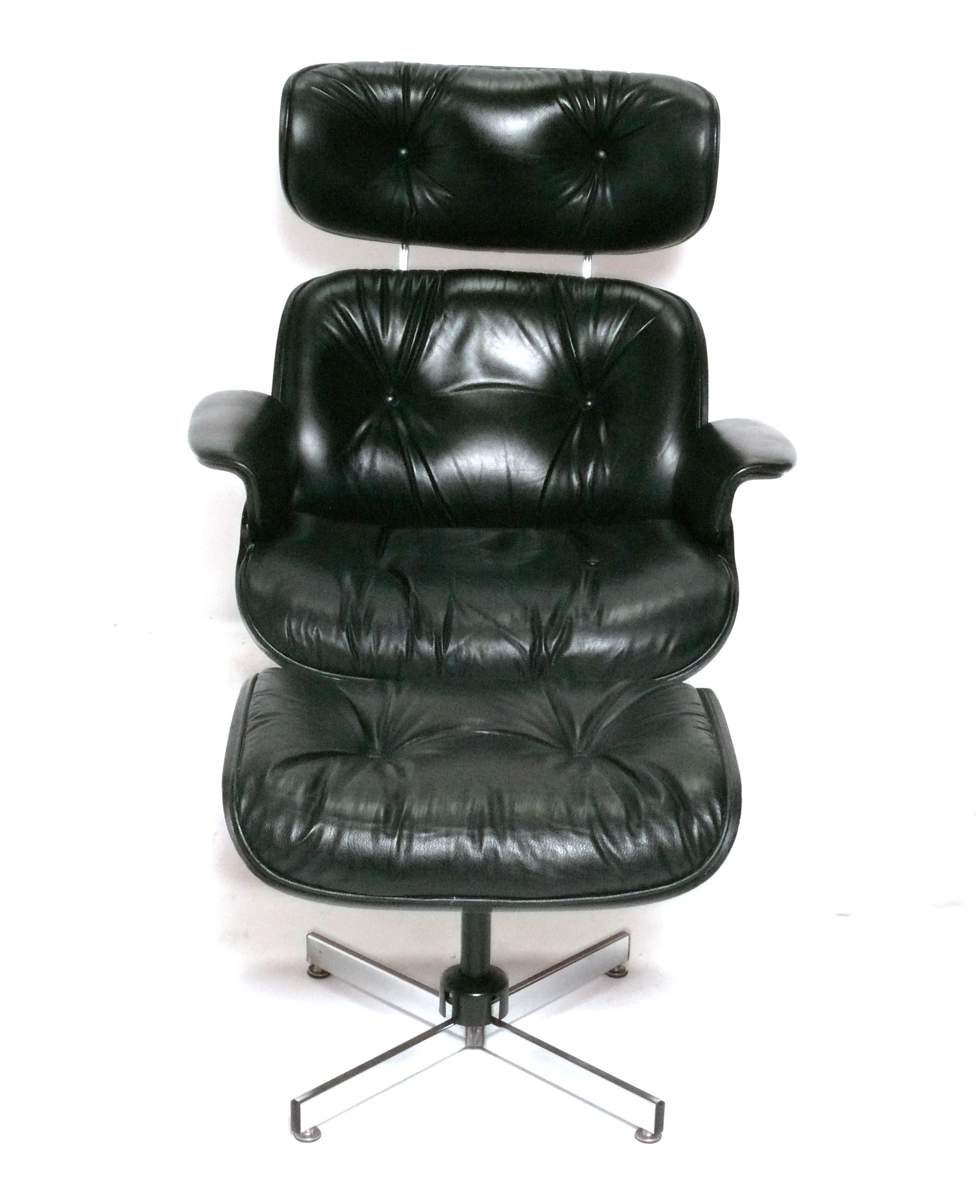 Silla Lounge y Otomana Plycraft Estadounidense en venta