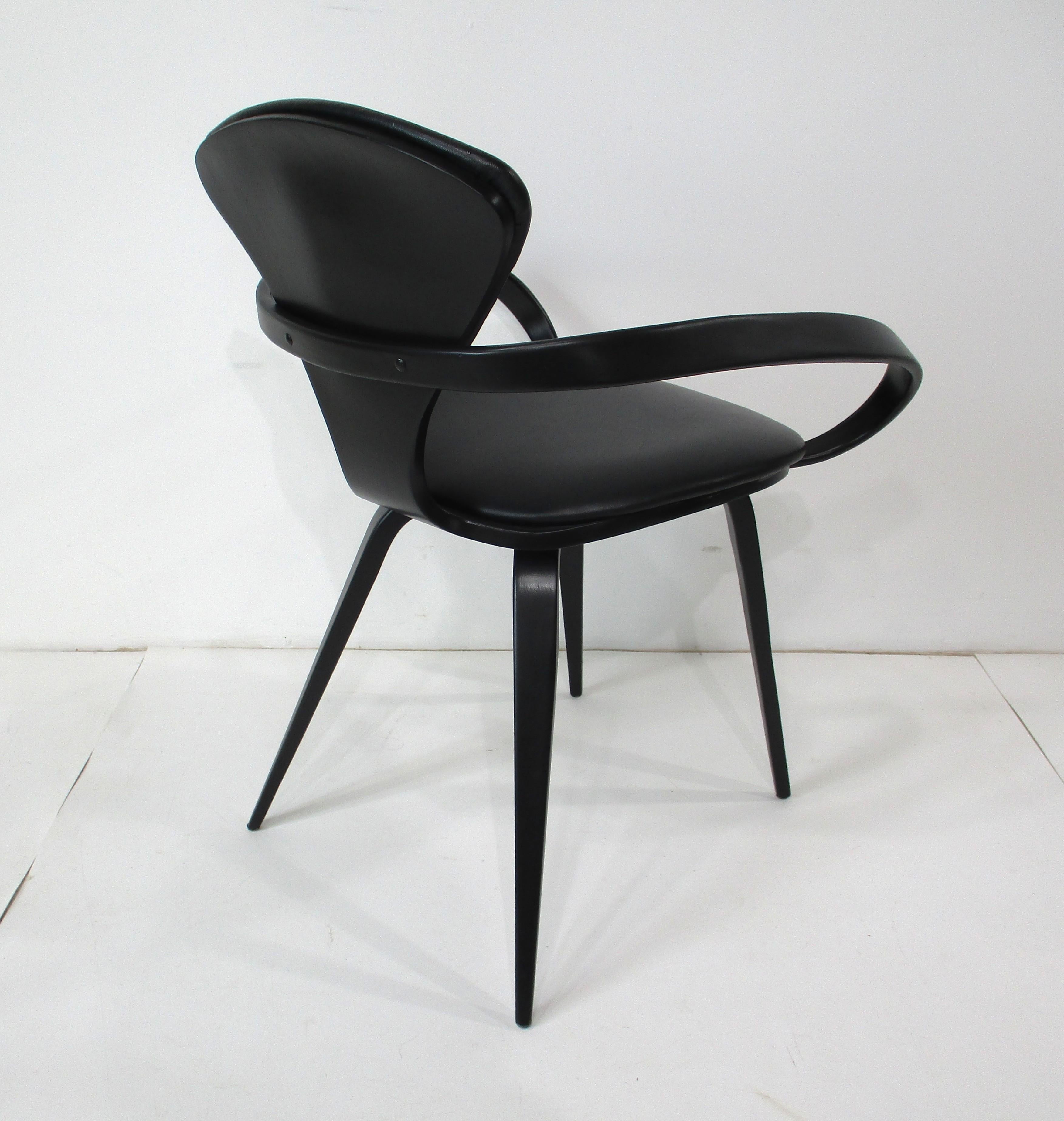 Chaise à accoudoirs rembourrée Plycraft par Paul Goldman (A) en vente 1