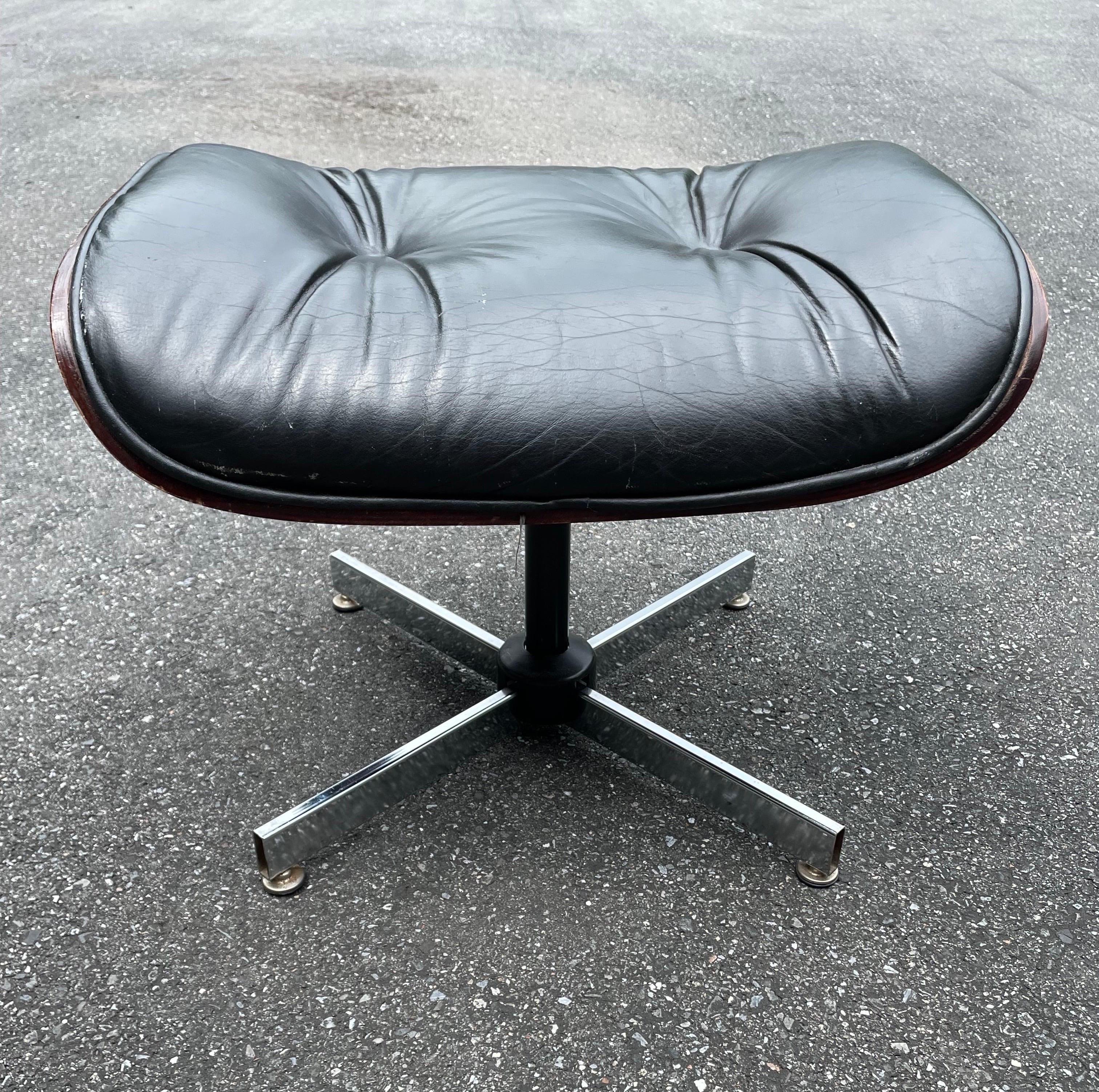 Unknown Plycraft/Selig/Eames Style Ottoman in Black Leather or Vinyl and Walnut