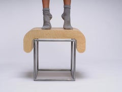 Sgabello in compensato e acciaio inossidabile, design contemporaneo
