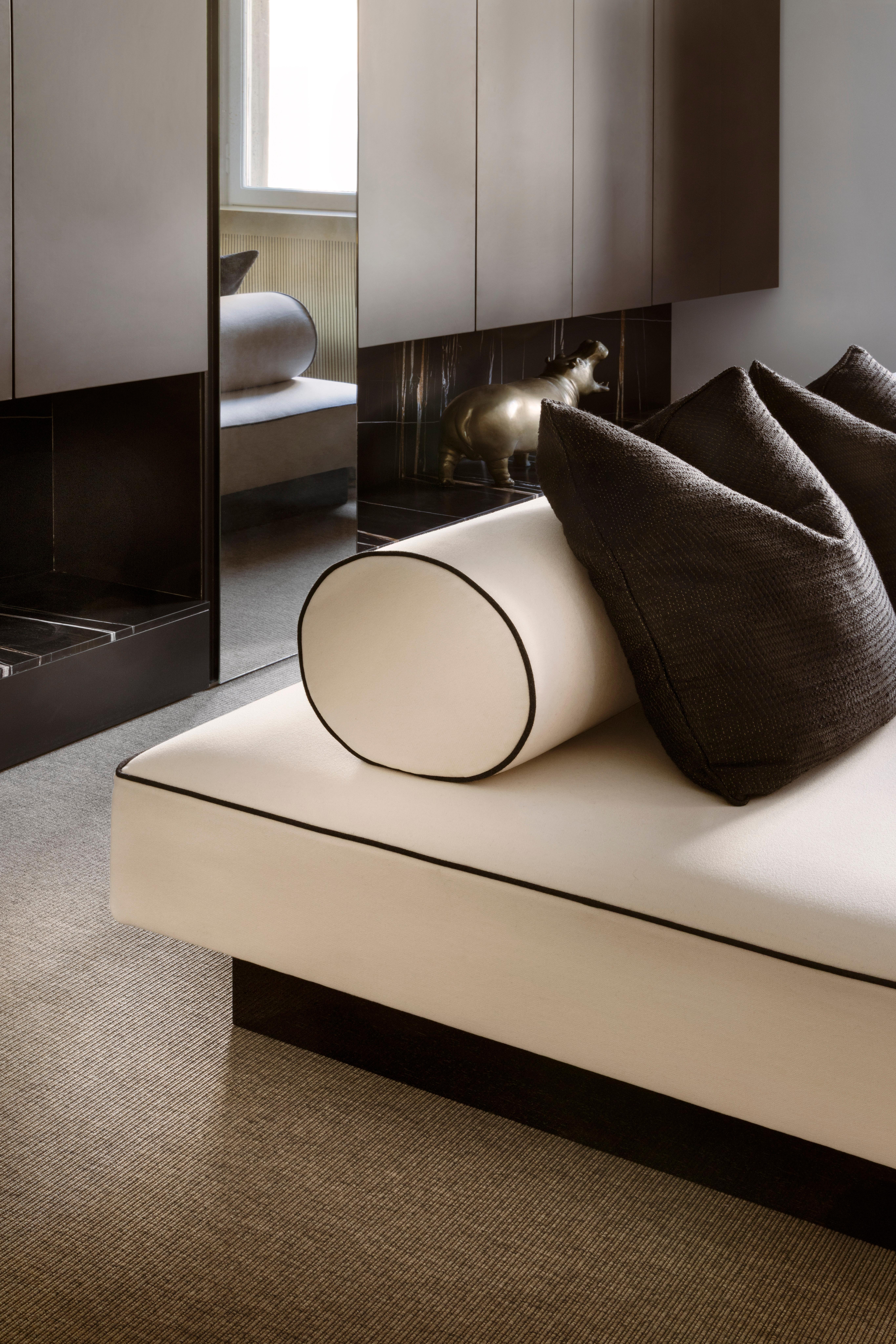 Divano Divani in compensato e imbottito di Dainelli Studio Aelier In condizioni Nuovo in vendita a Geneve, CH