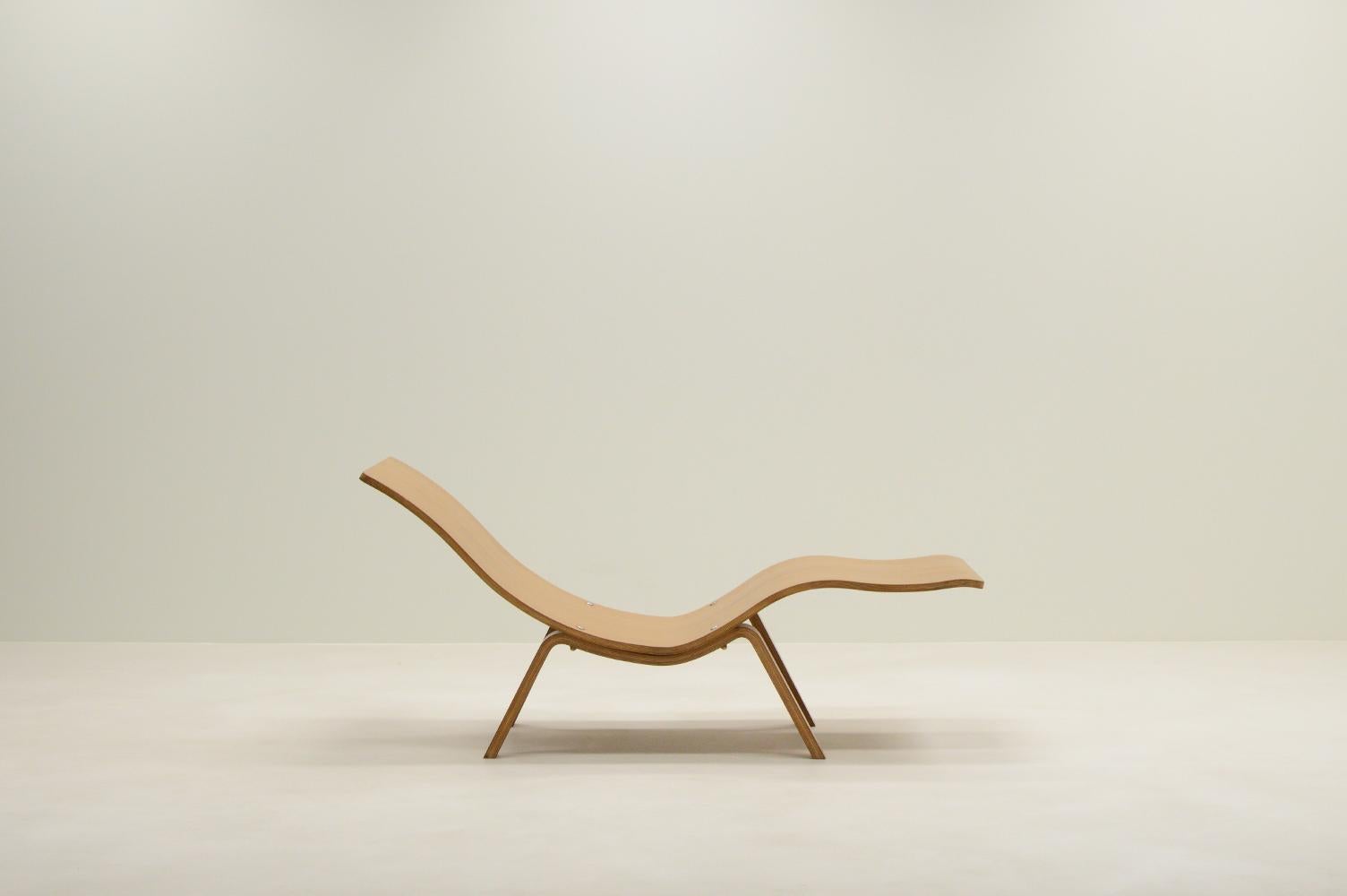 Chaiselongue aus Sperrholz, Skandinavien, 1960er-Jahre. (Skandinavische Moderne)