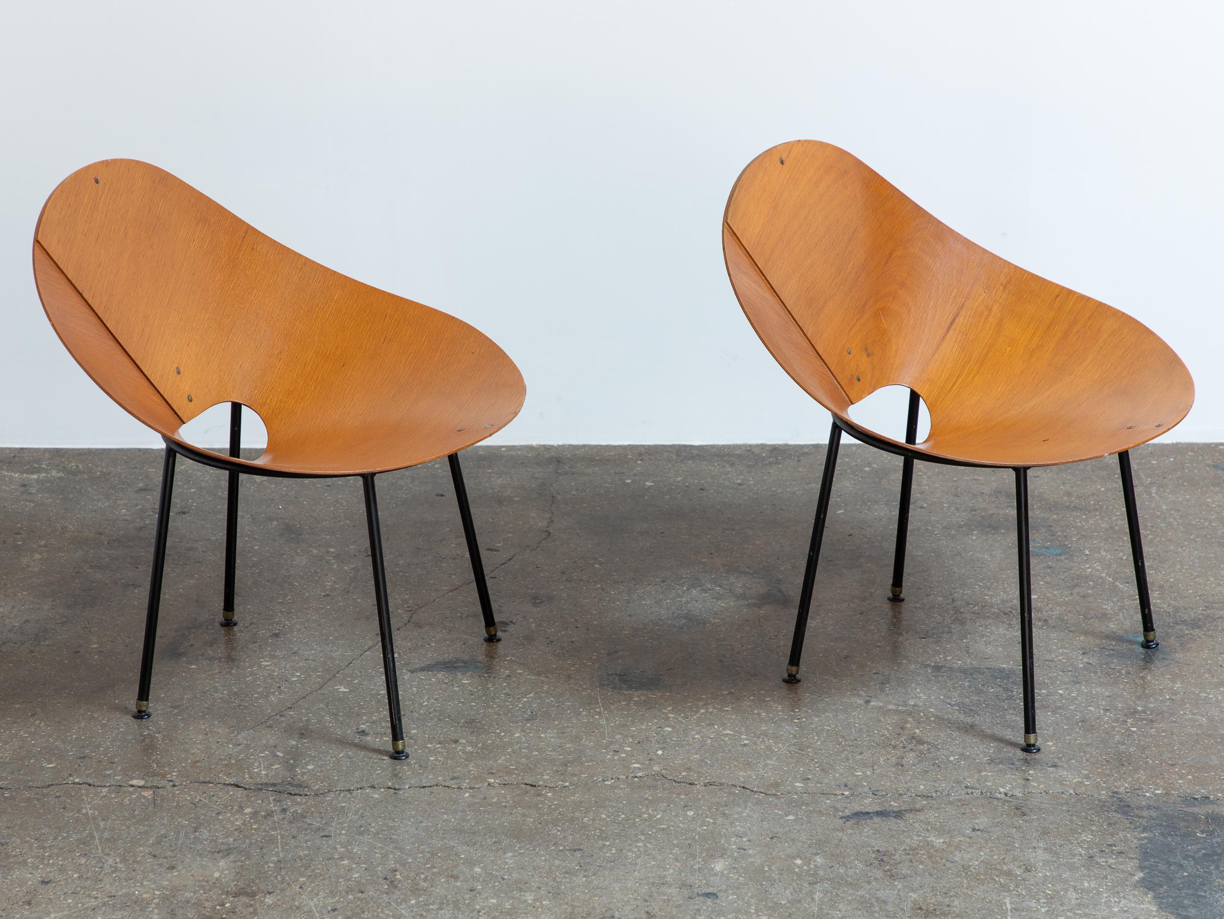 Plywood Mid Century Modern Kone Lounge Chairs by Australian designer Roger McLay For Sale 2