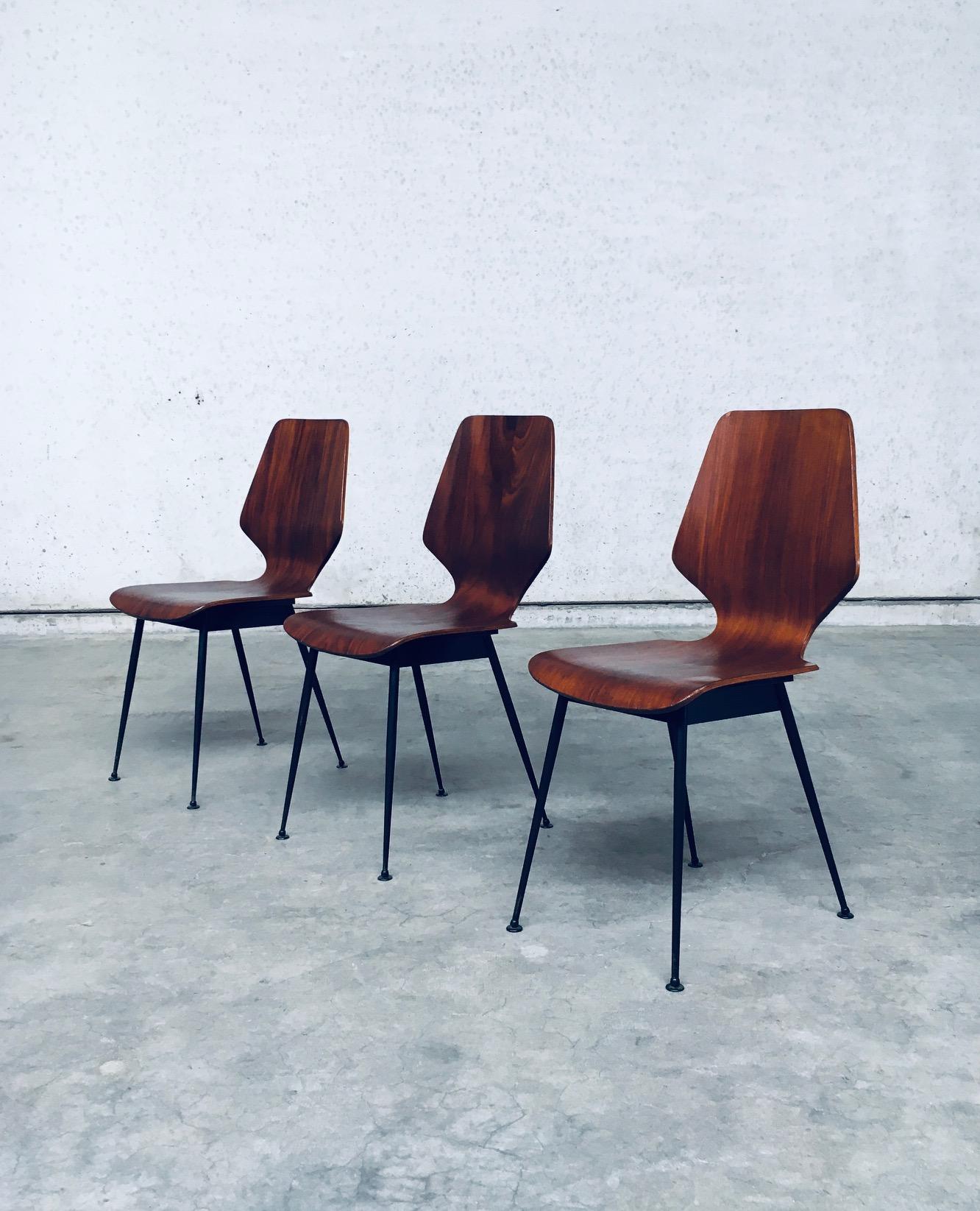 Mid-Century moderno Sedie laterali in compensato attribuite a Carlo Ratti per Legni Curvati, Italia anni '50 in vendita