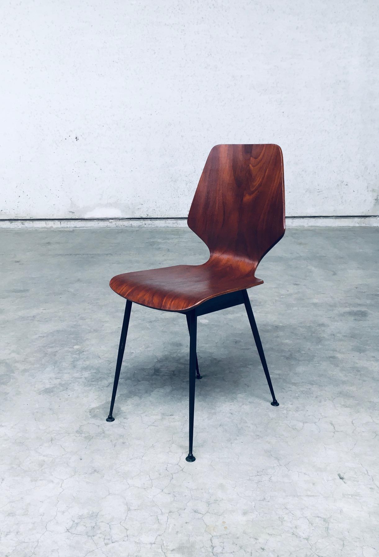 Metallo Sedie laterali in compensato attribuite a Carlo Ratti per Legni Curvati, Italia anni '50 in vendita