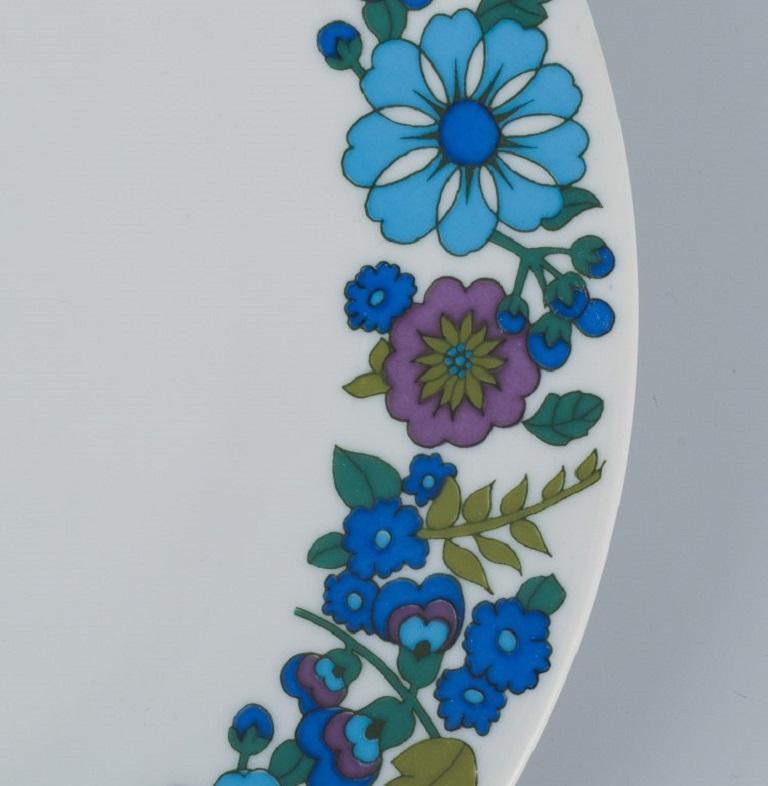 Peint à la main PMR, Bavière, Jaeger & Co, Allemagne. Un ensemble de six assiettes de table rétro. en vente