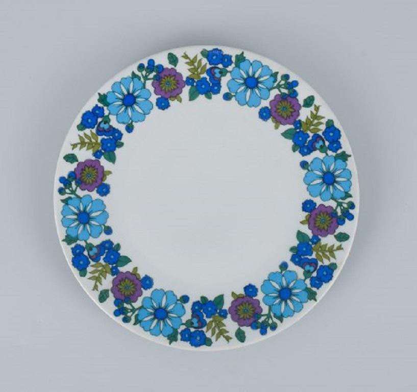 PMR, Bavaria, Jaeger & Co, Germany.
A set of Twelve retro plates in porcelain with a floral motif.
Approx. 1970s.
Stamped Jaeger & Co.
In perfect condition.
Dimensions: D 19.5 cm.