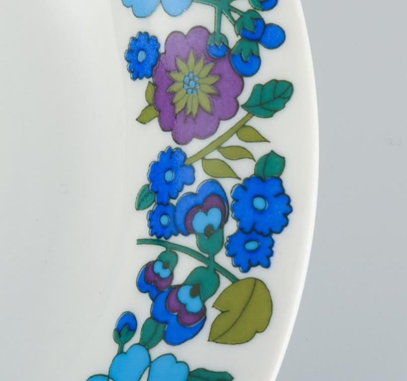 Allemand Pmr, Bavière, Jaeger & Co. Six assiettes profondes en porcelaine à motifs floraux en vente