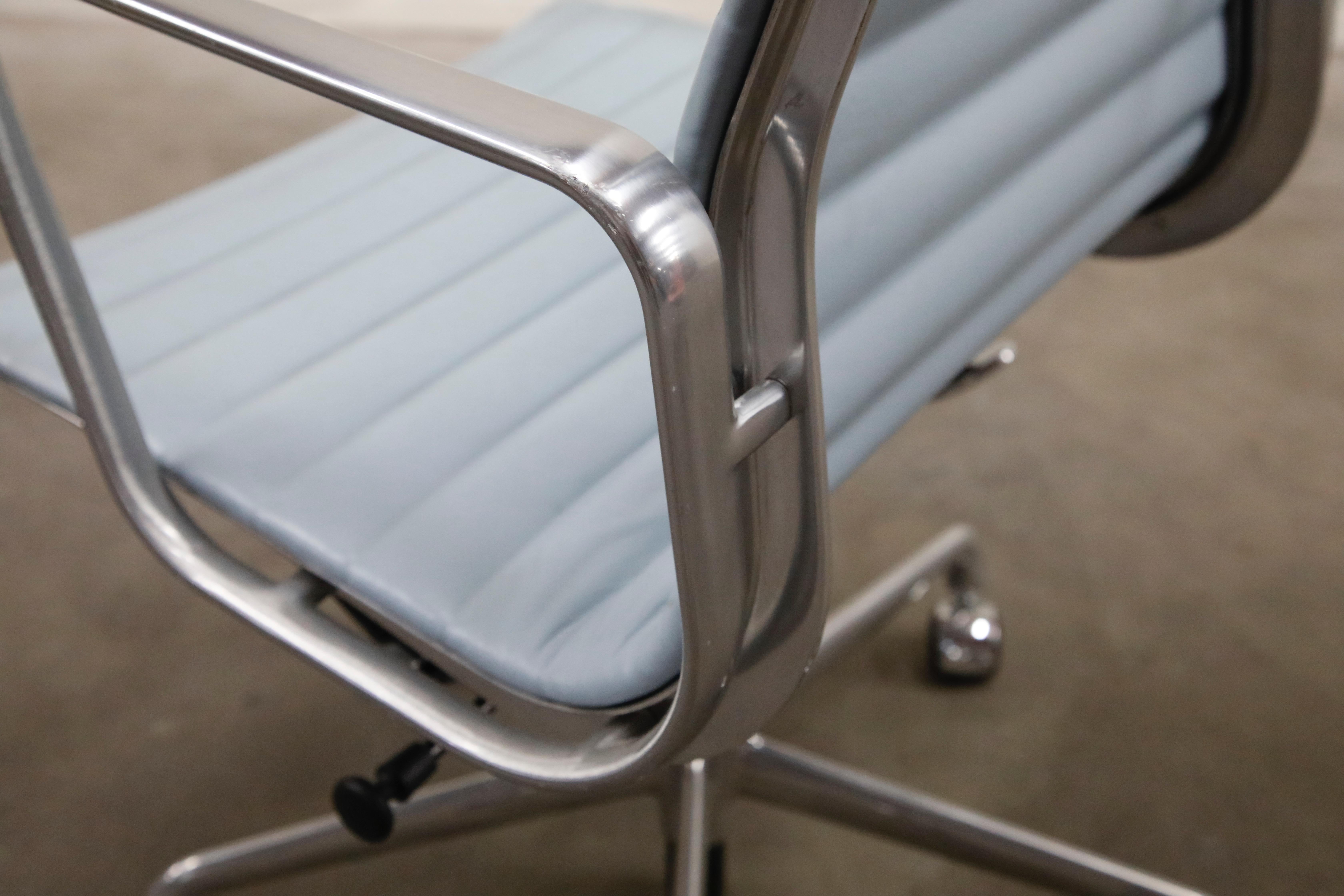 Pneumatic Extended Lift Aluminum Group Executive Chair by Herman Miller, Signed 4