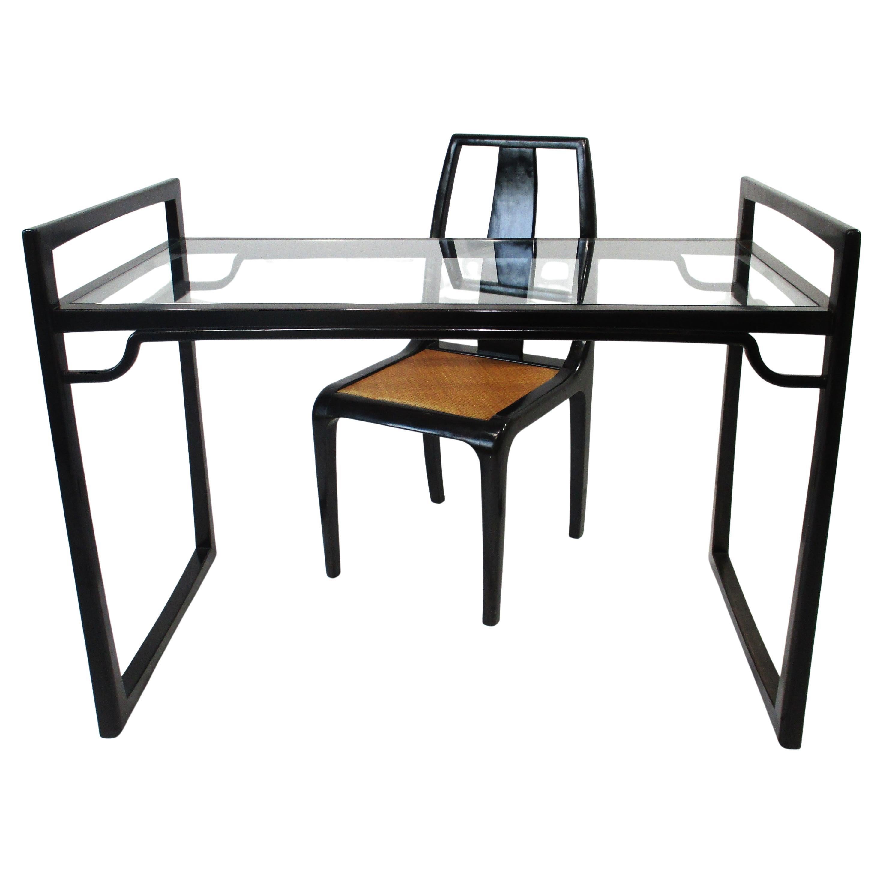 Po Wah Styled Mid Century Oriental Handcrafted Desk w / Stuhl Hong Kong im Angebot