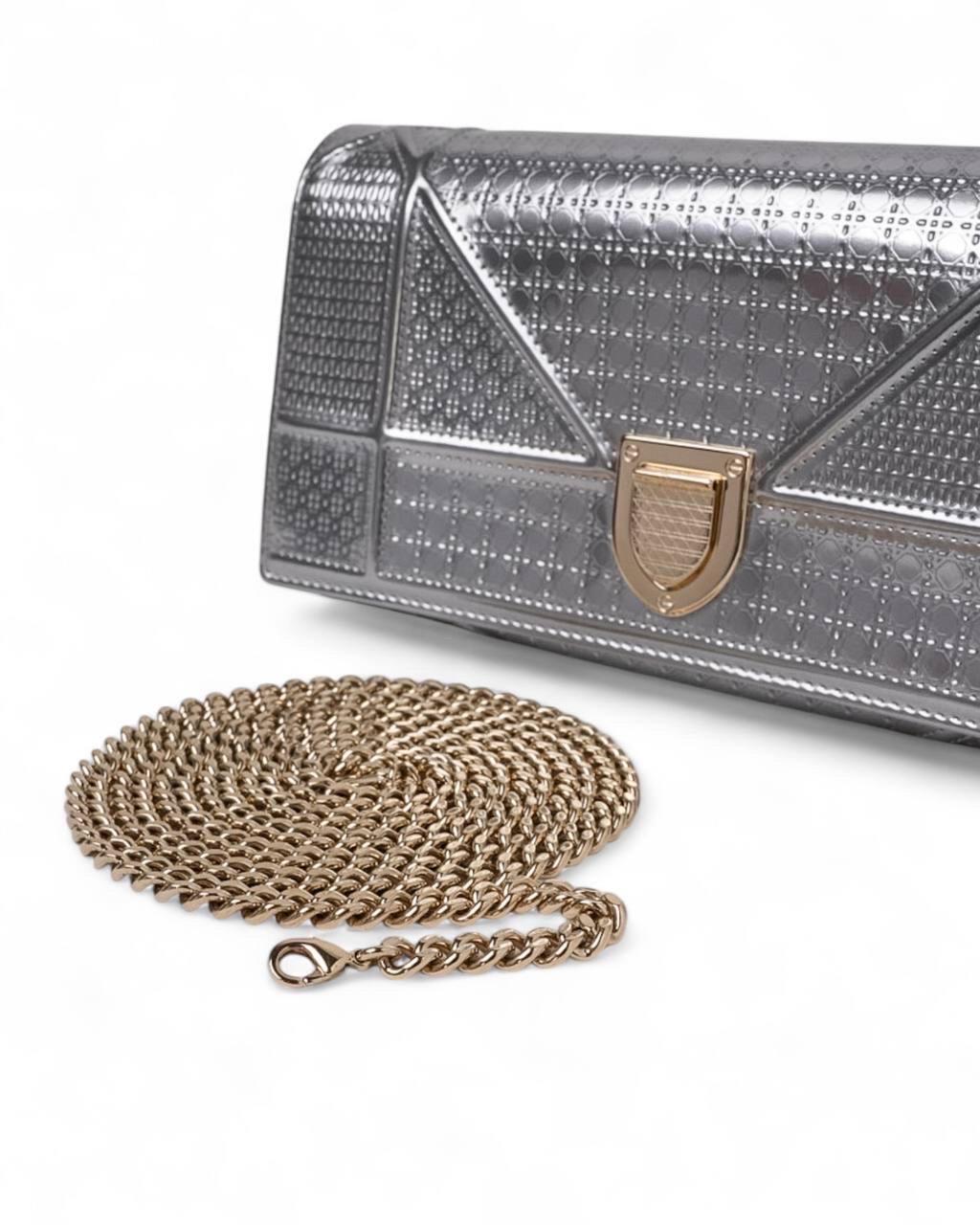 Pochette A Tracolla Dior Diorama Pelle Verniciata Silver For Sale 1
