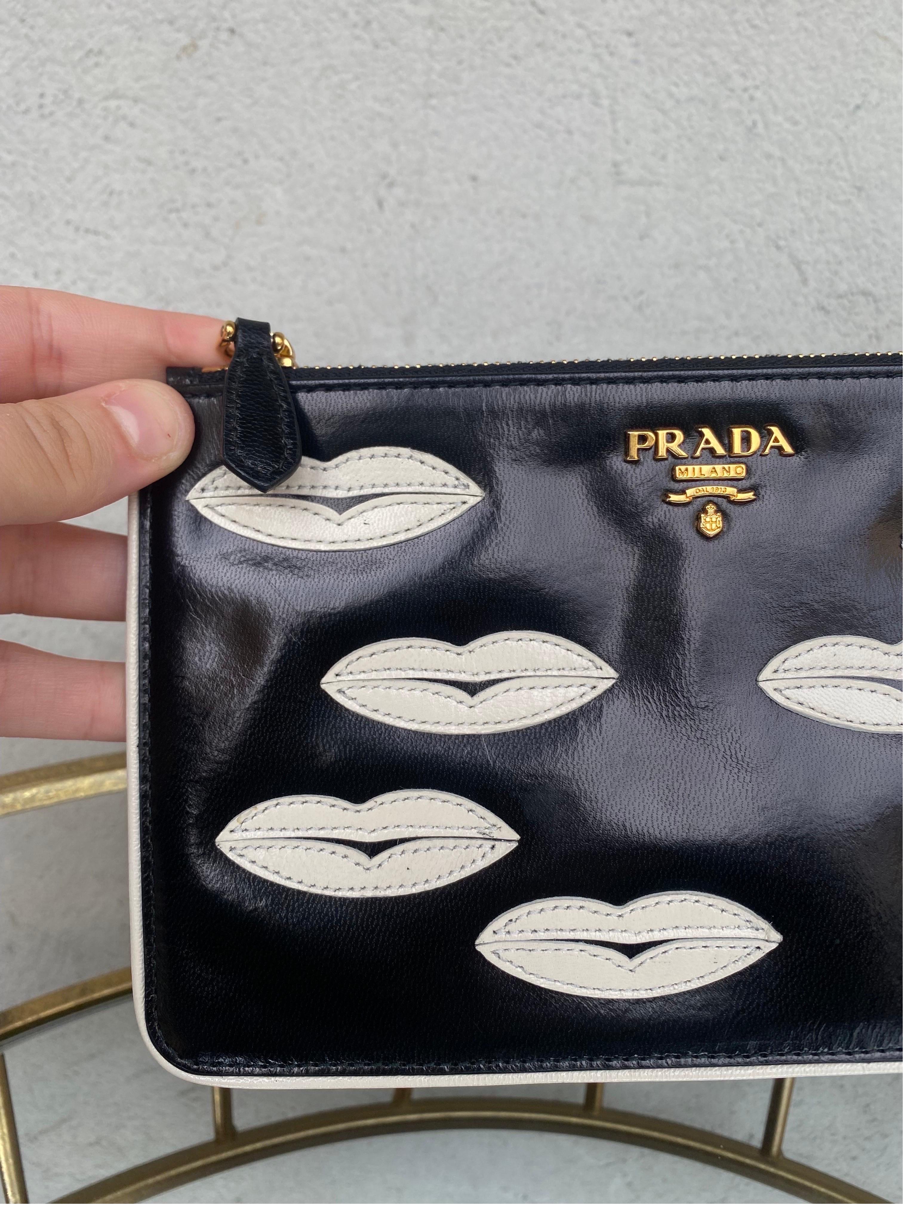 Pochette Bag Prada kiss In Excellent Condition In Carnate, IT