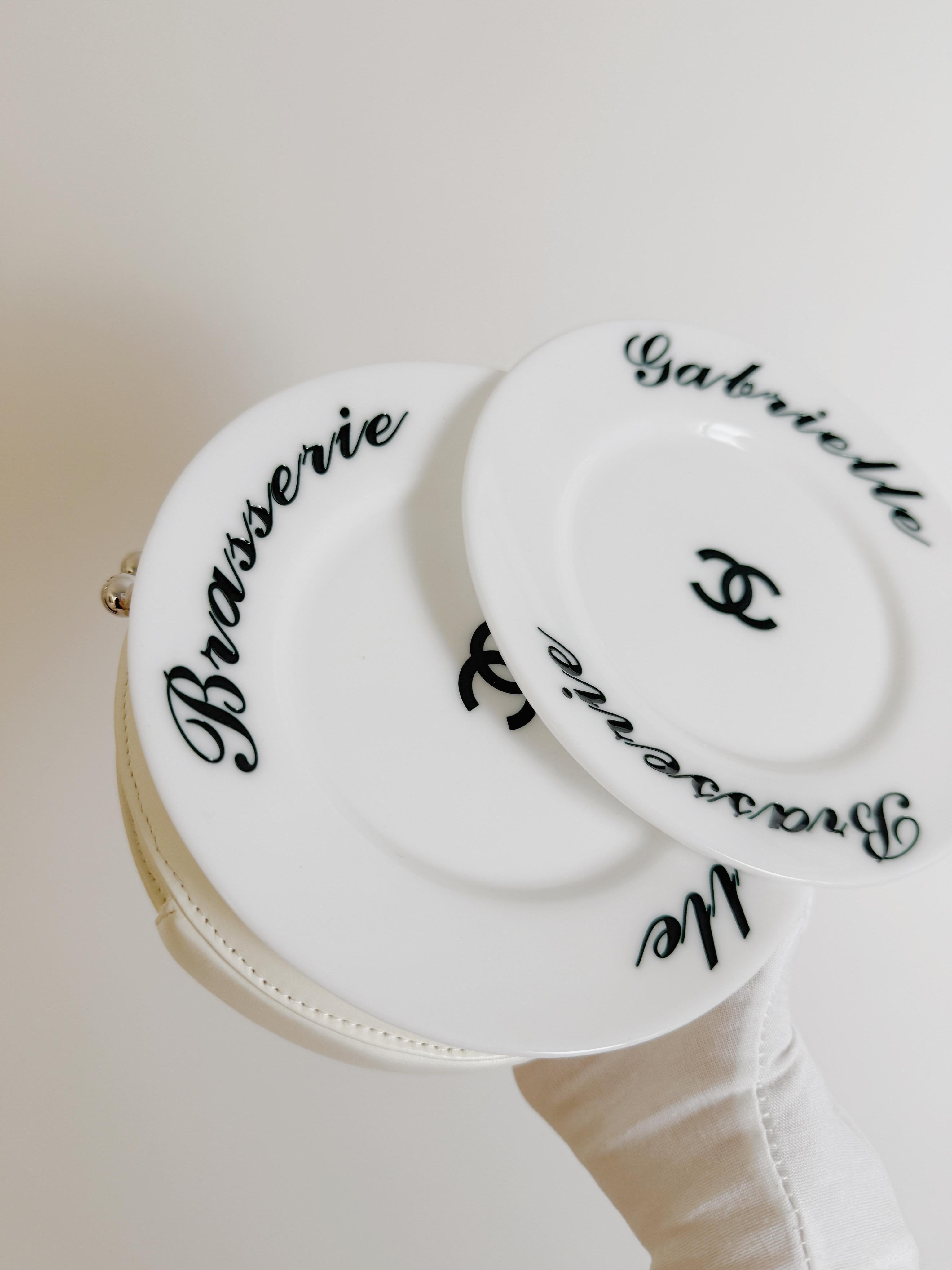 Pochette Chanel Brasserie Teller (2015) im Angebot 9