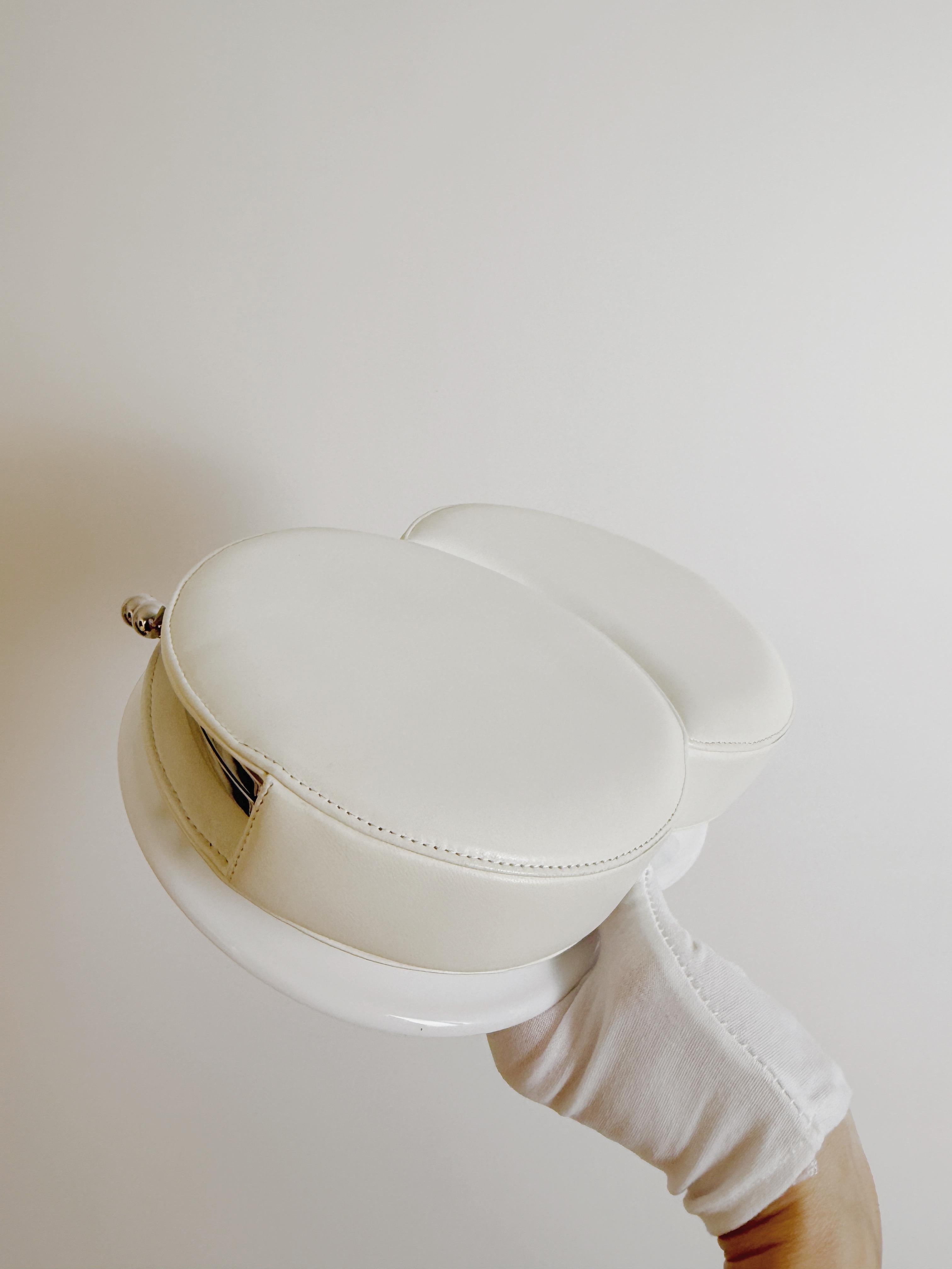 Pochette Chanel Brasserie Teller (2015) im Zustand „Gut“ im Angebot in San Francisco, CA